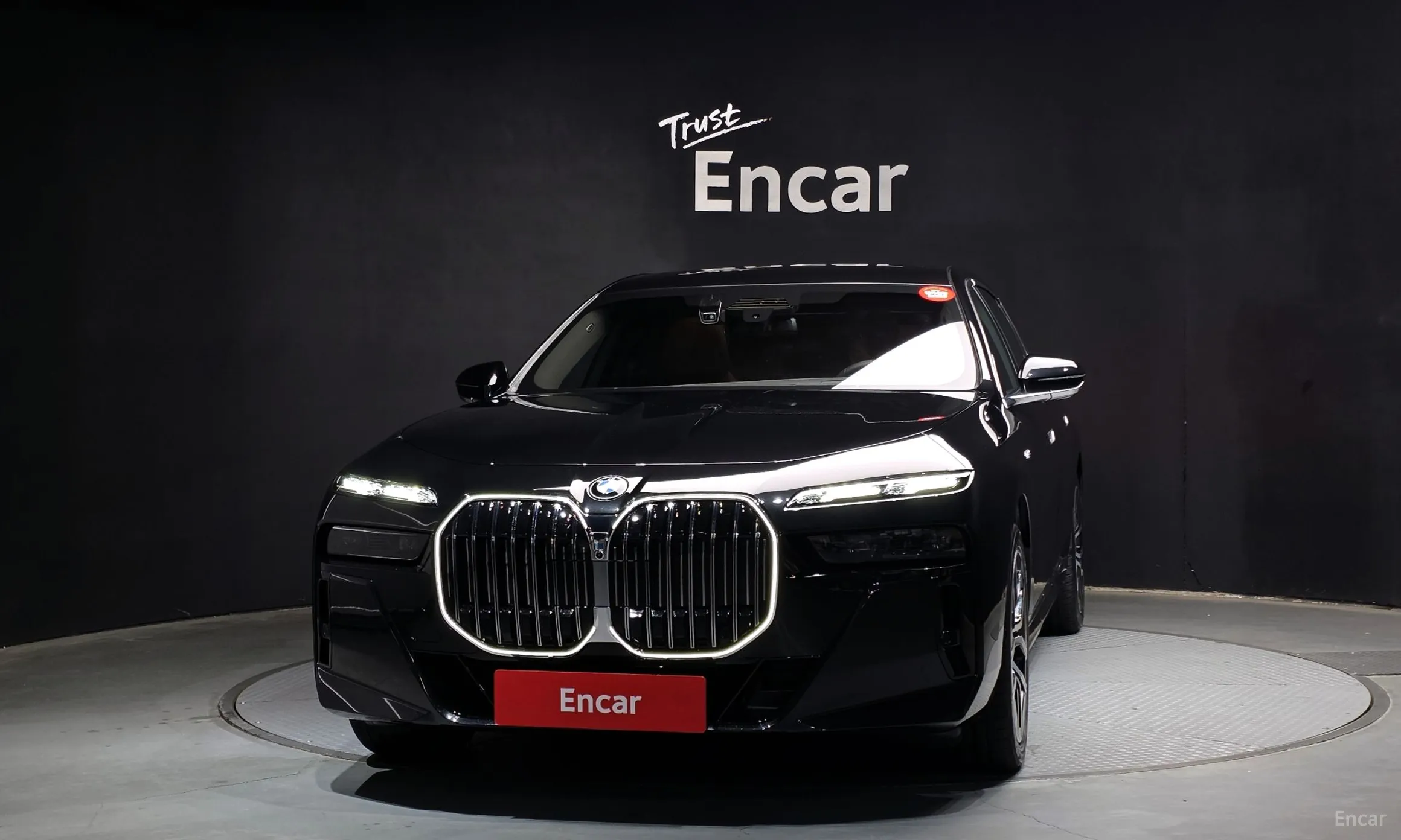 BMW 7 Series (G70) превью 3