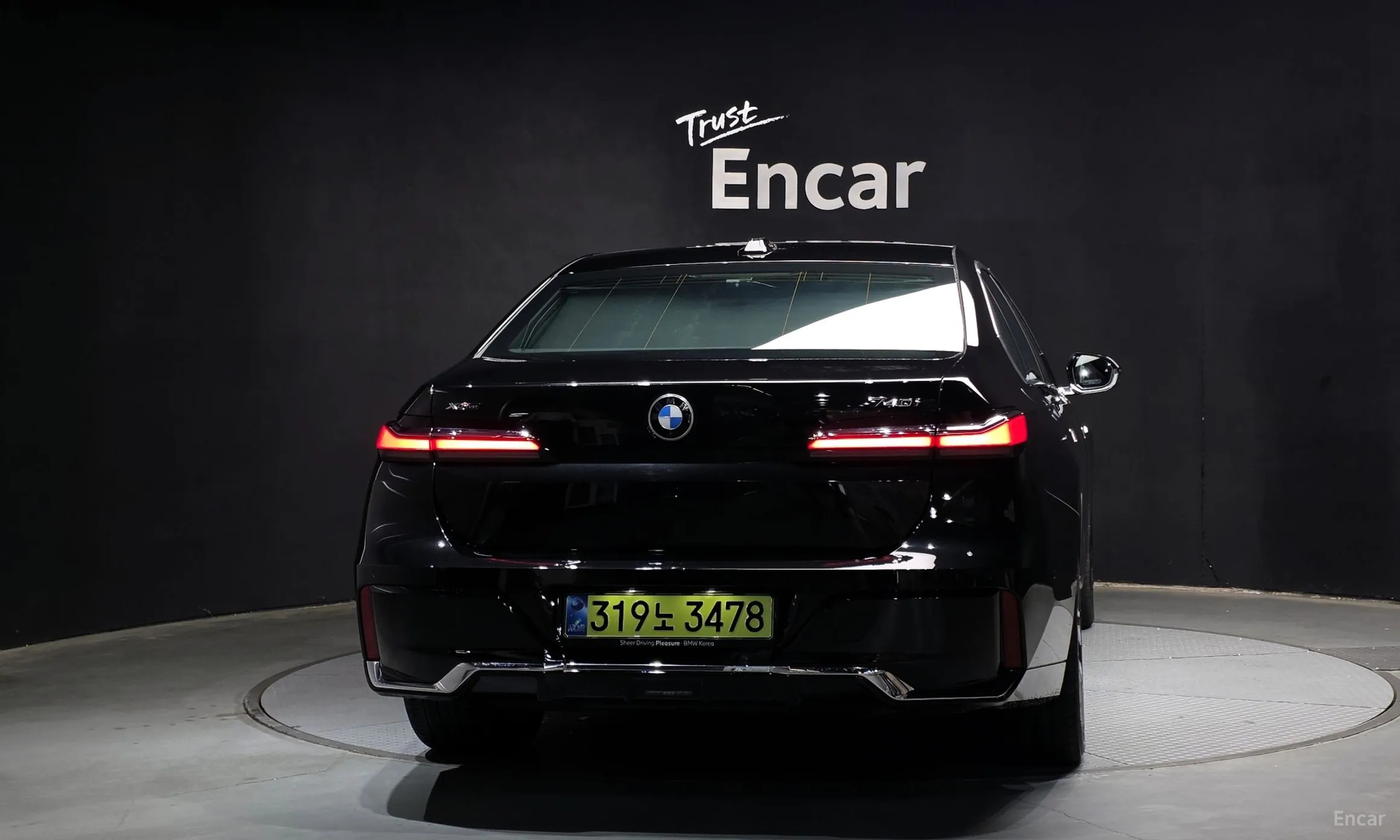 BMW 7 Series (G70) превью 4