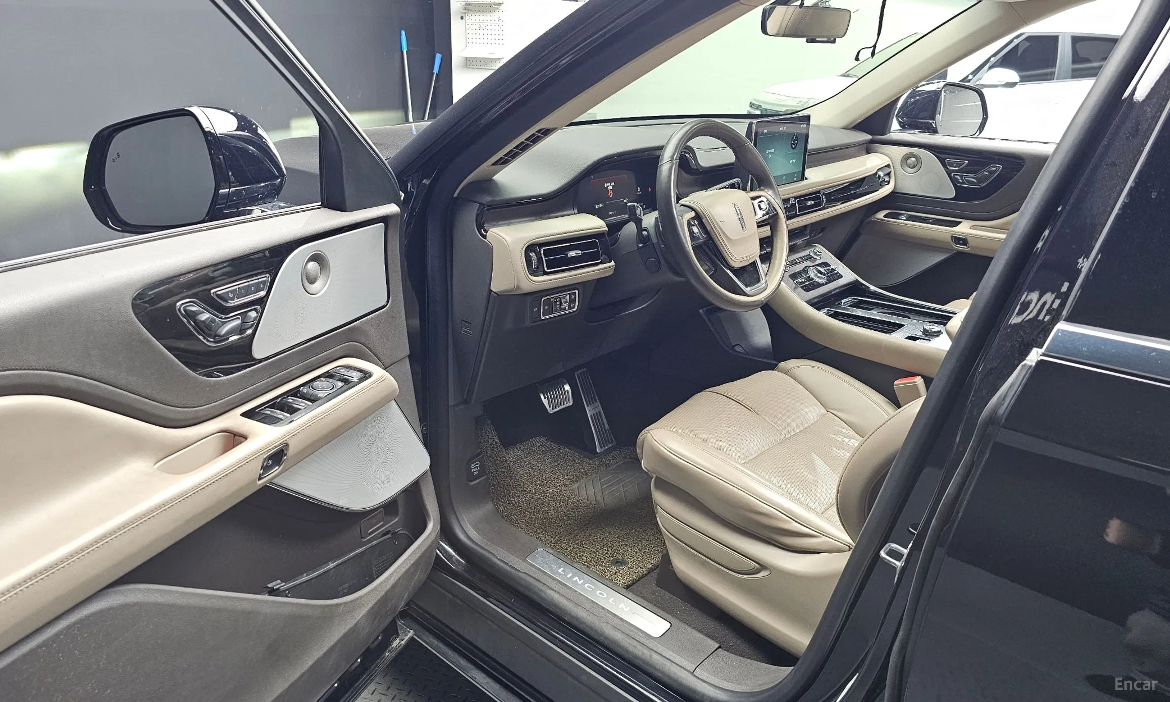 Lincoln Aviator 2nd Generation превью 10