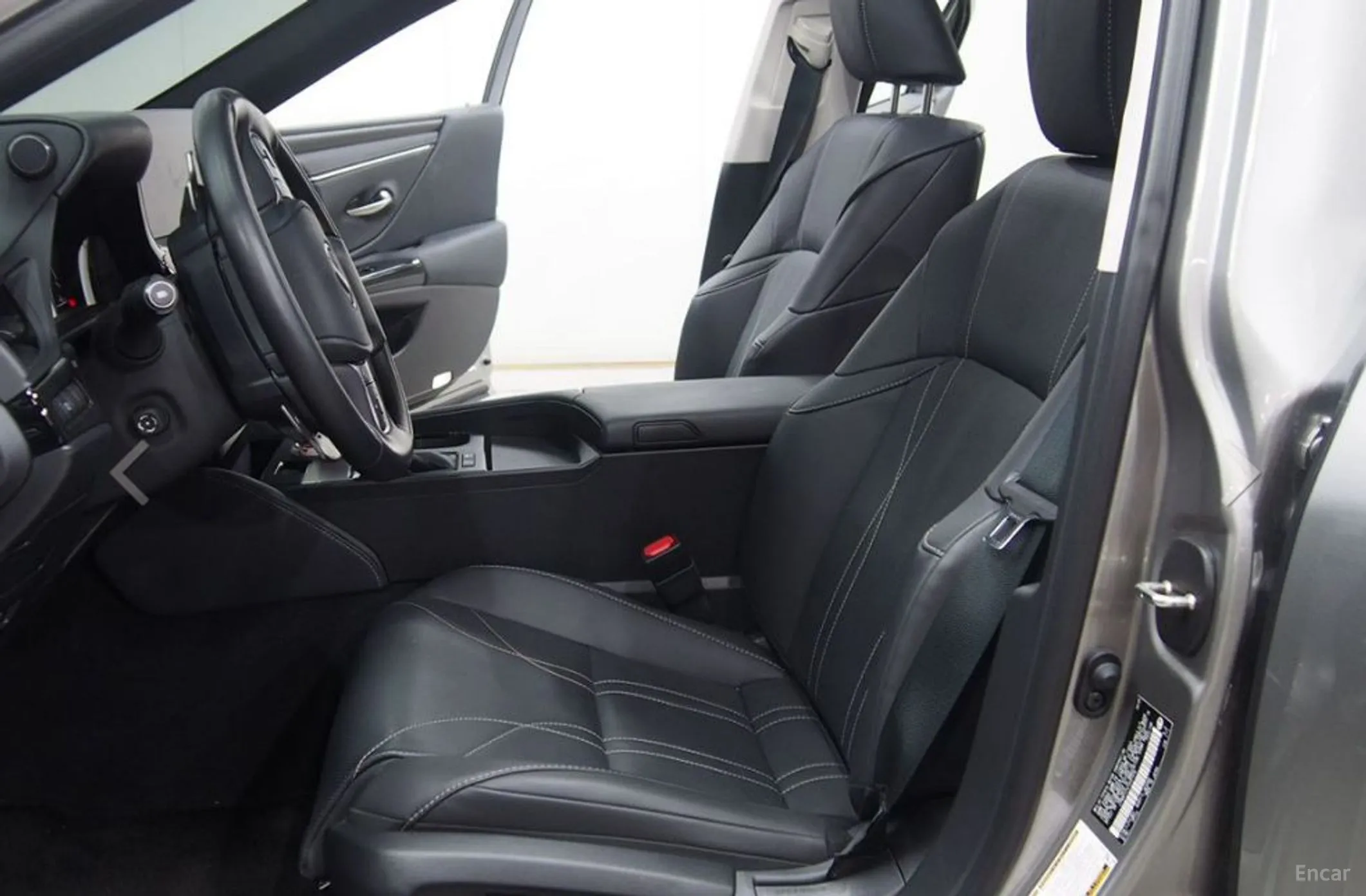 Lexus ES300h 7th Generation превью 17