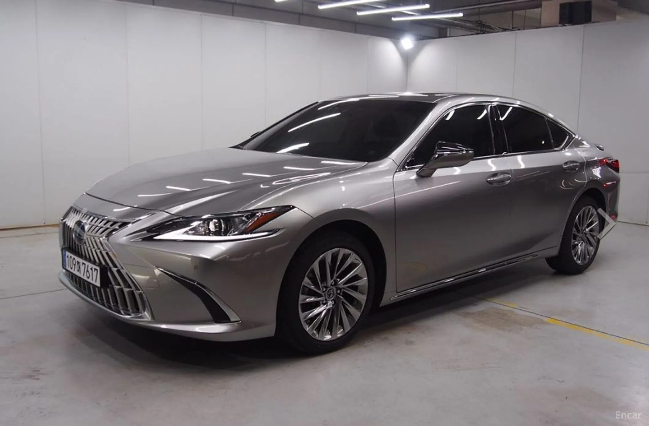 Lexus ES300h 7th Generation превью 3