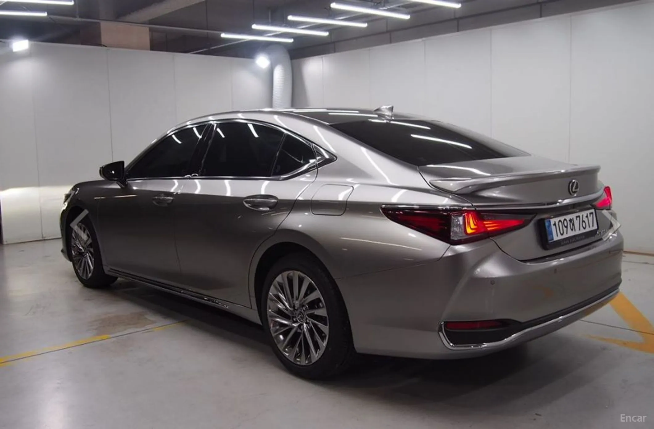 Lexus ES300h 7th Generation превью 4