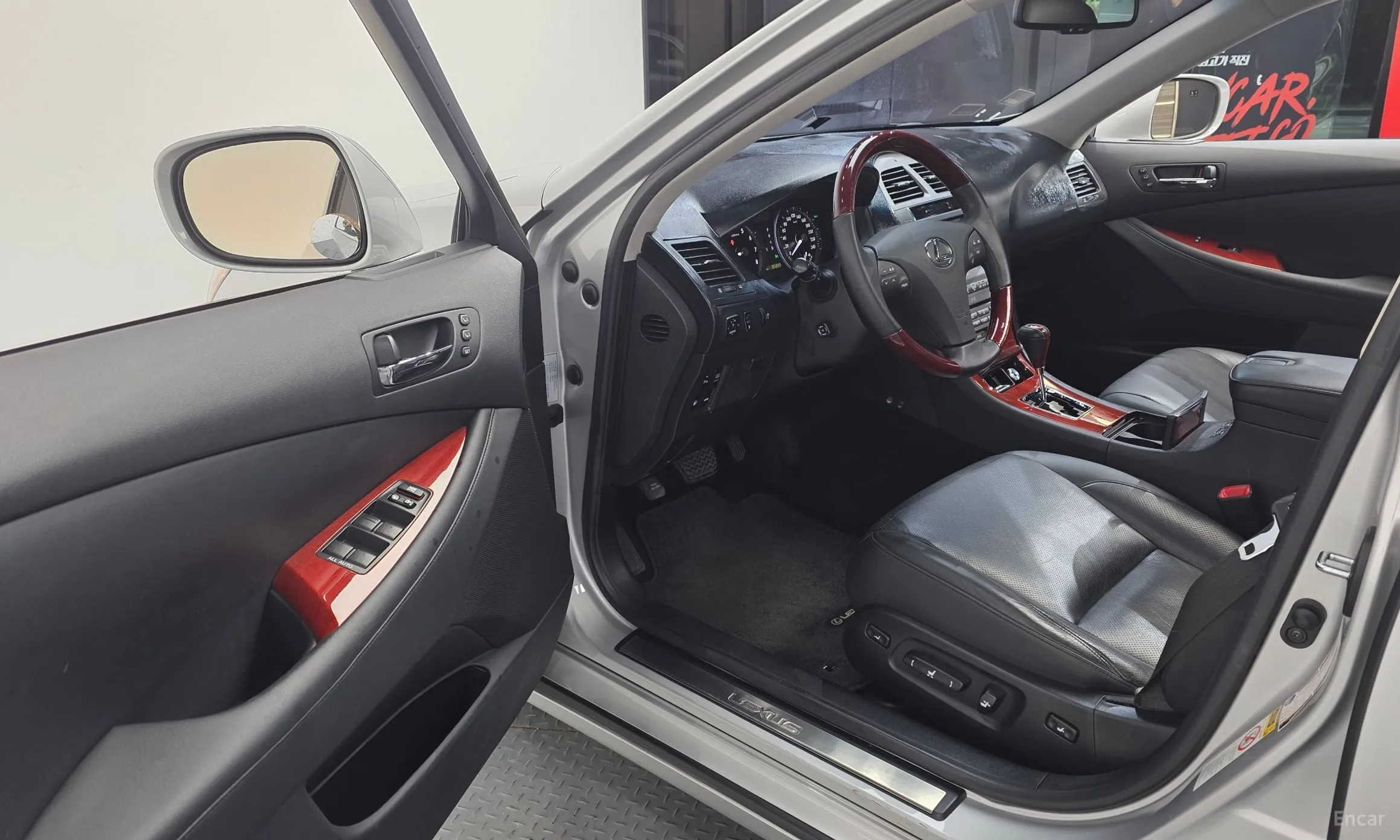 Lexus ES350 превью 10