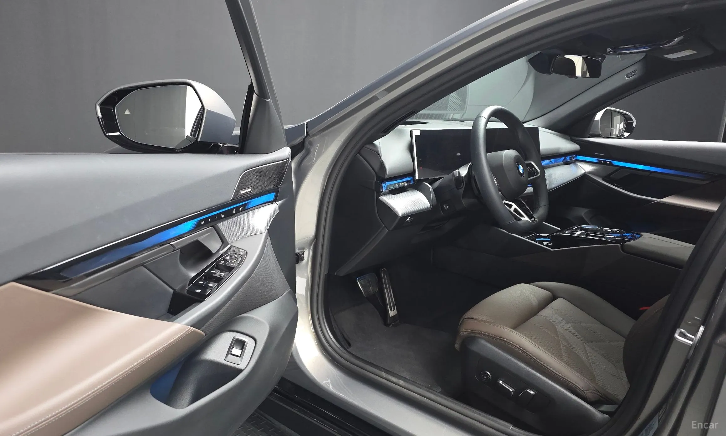 BMW 5 Series (G60) превью 10