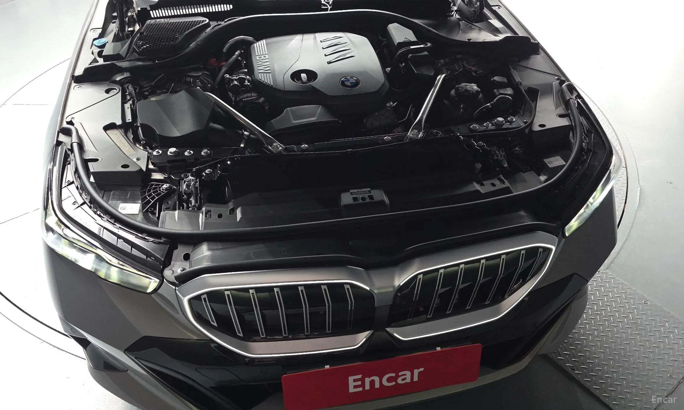 BMW 5 Series (G60) превью 6