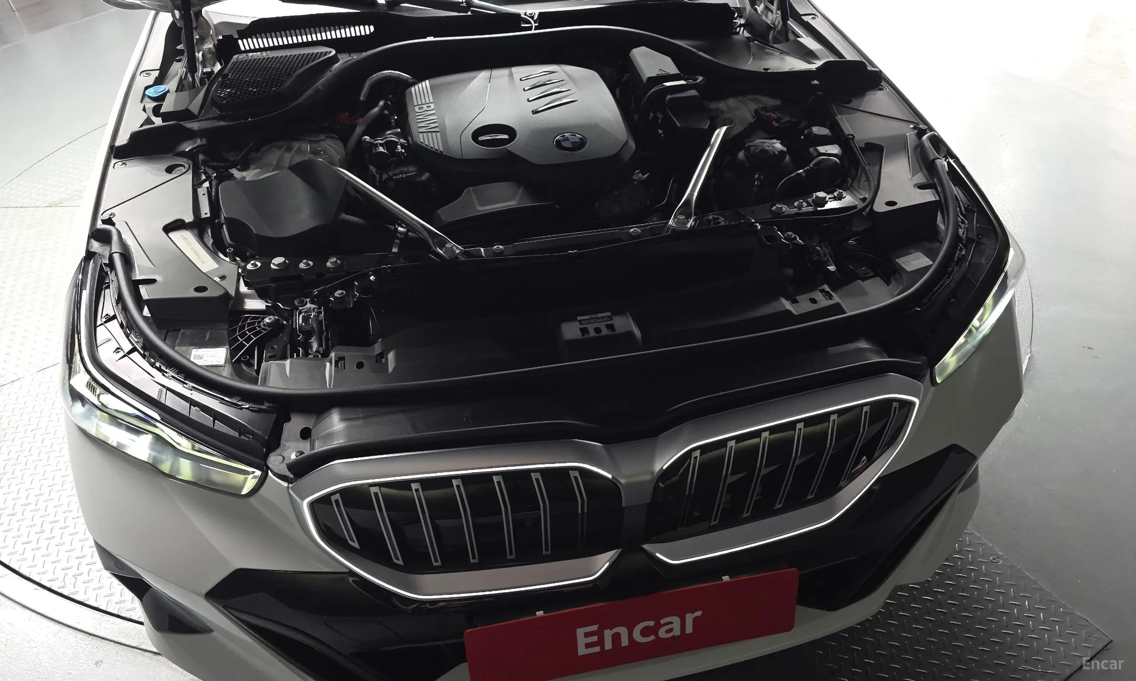 BMW 5 Series (G60) превью 6