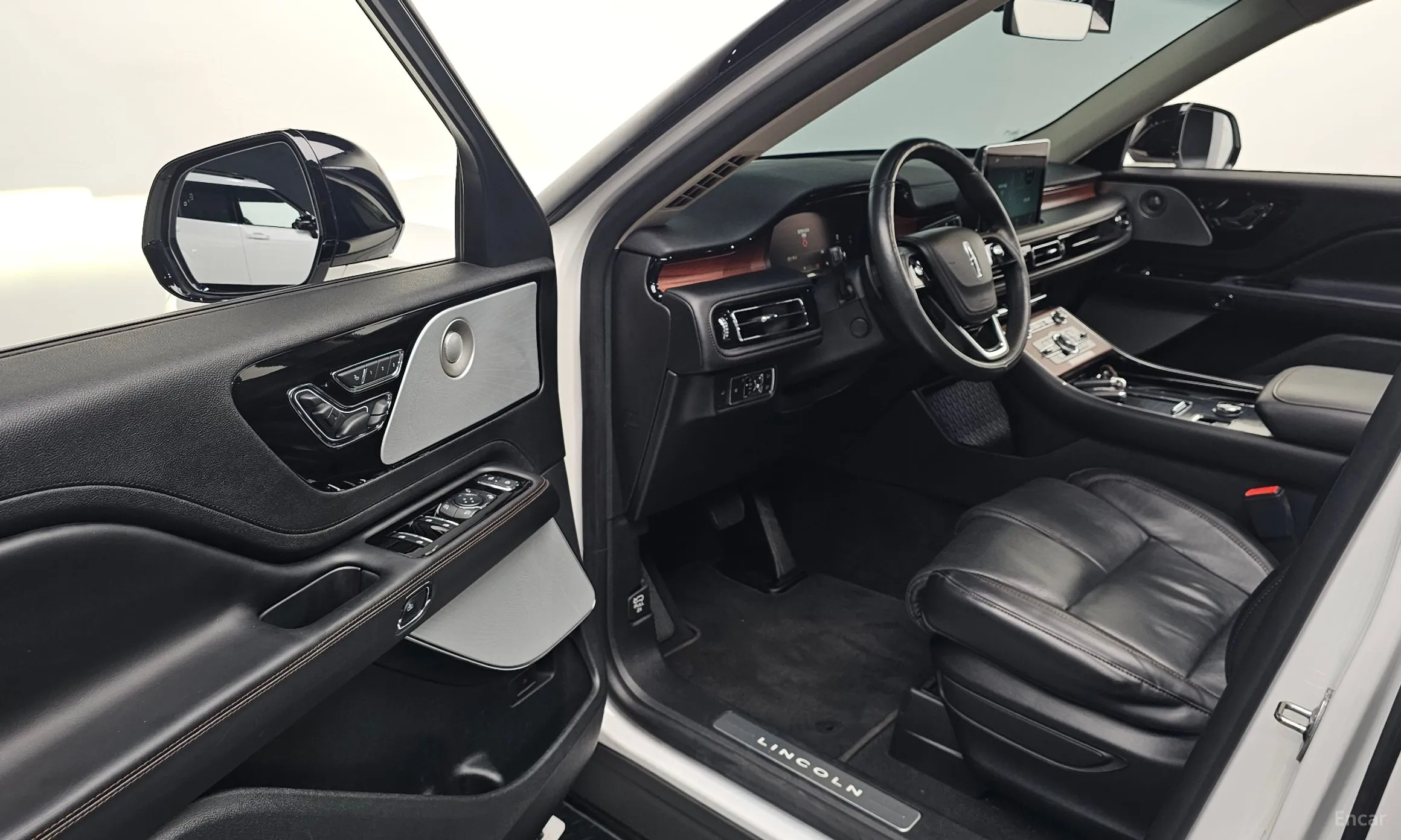 Lincoln Aviator 2nd Generation превью 10