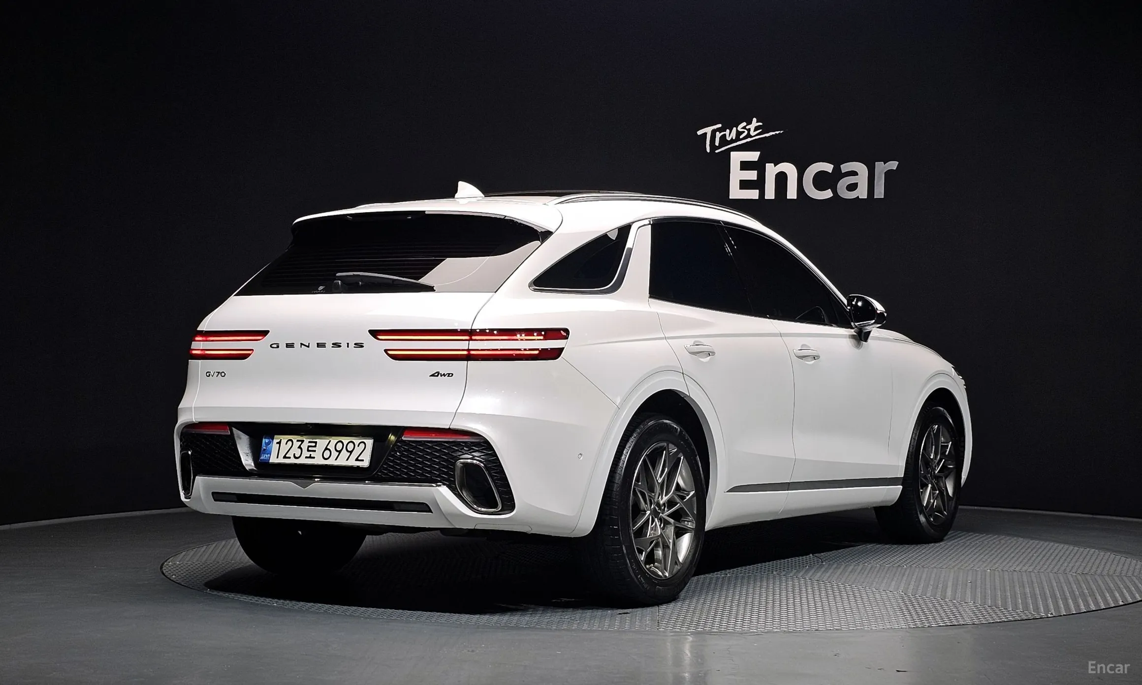 Genesis GV70 превью 2