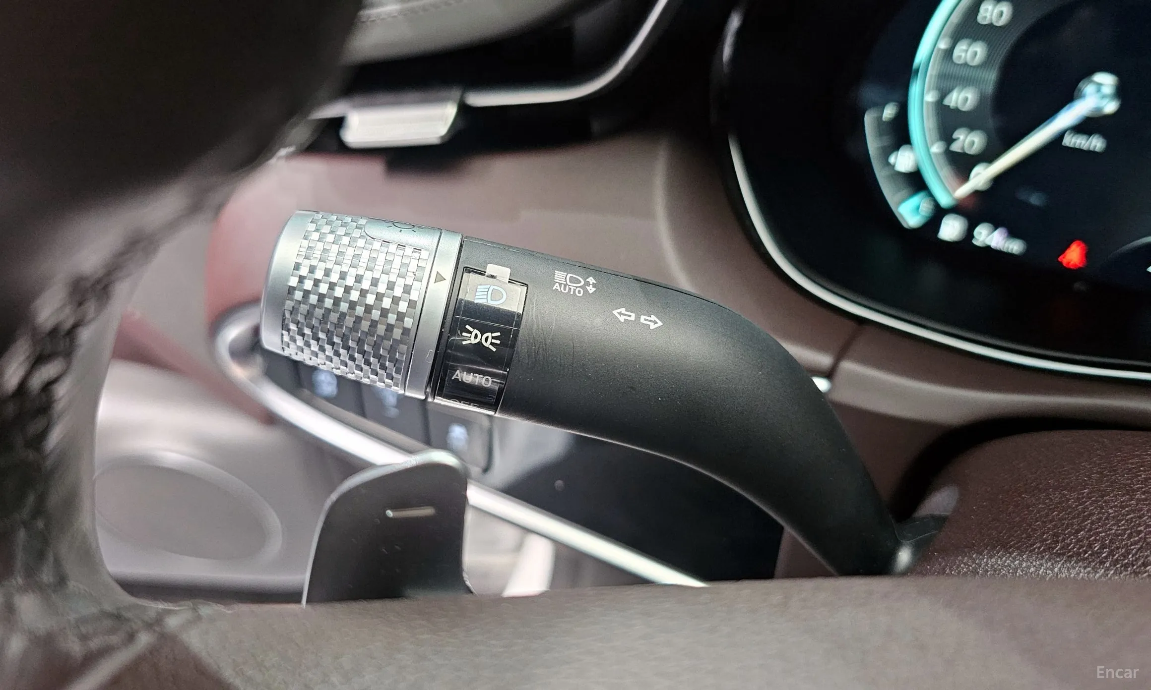 Genesis GV70 превью 18