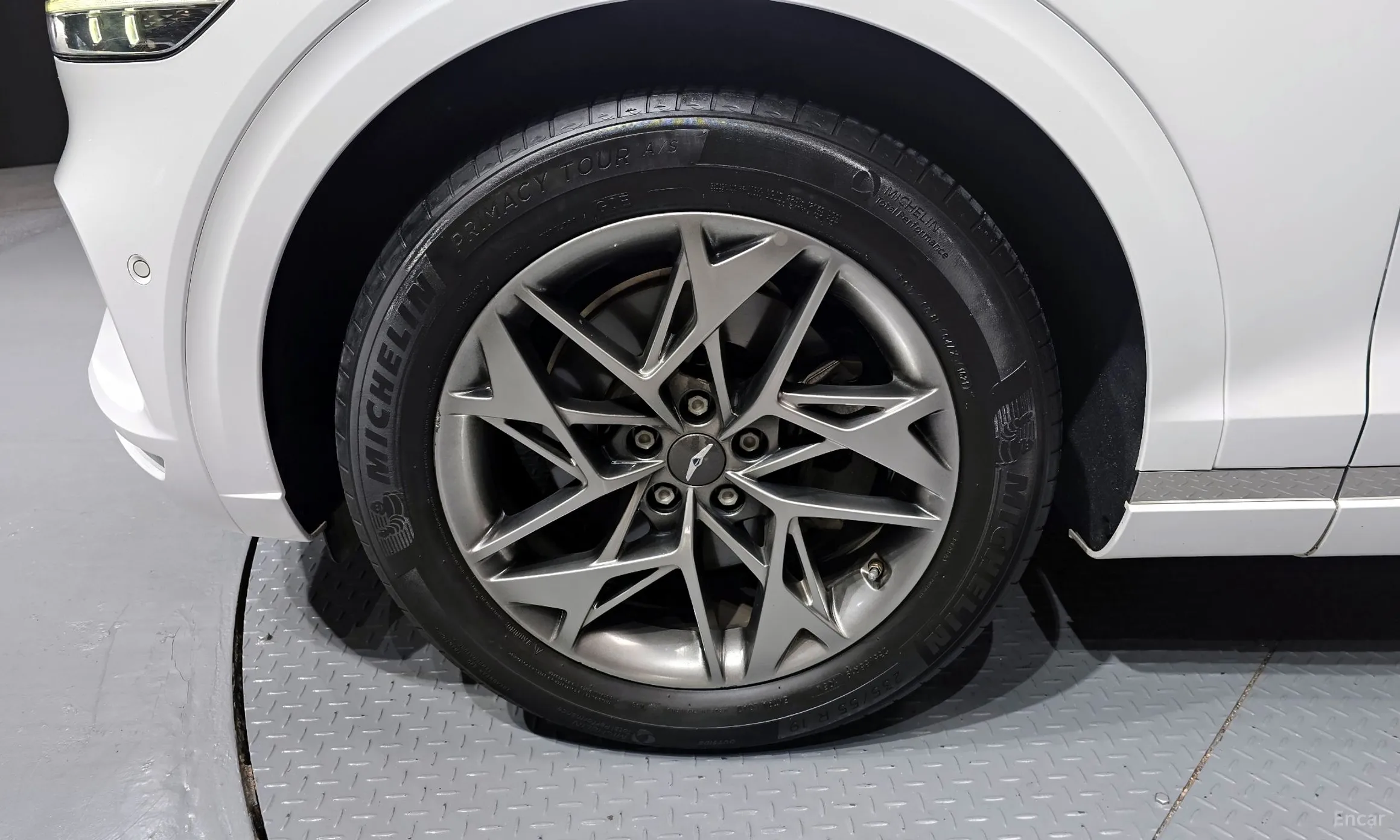 Genesis GV70 превью 5