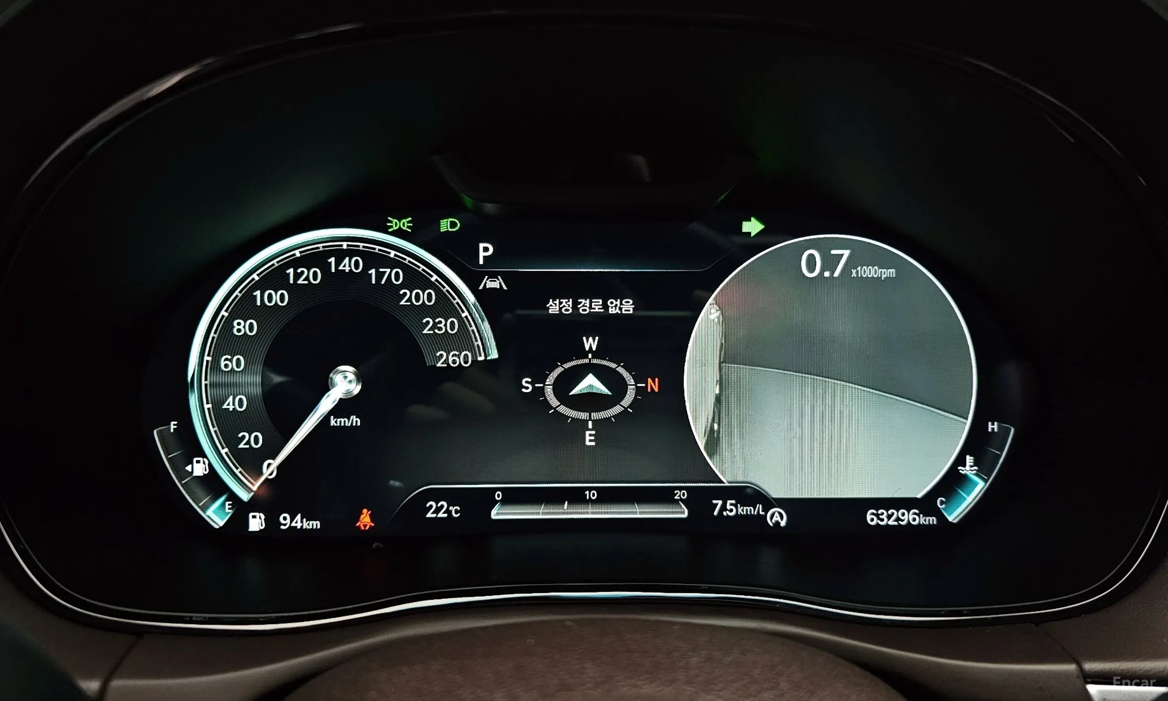 Genesis GV70 превью 8