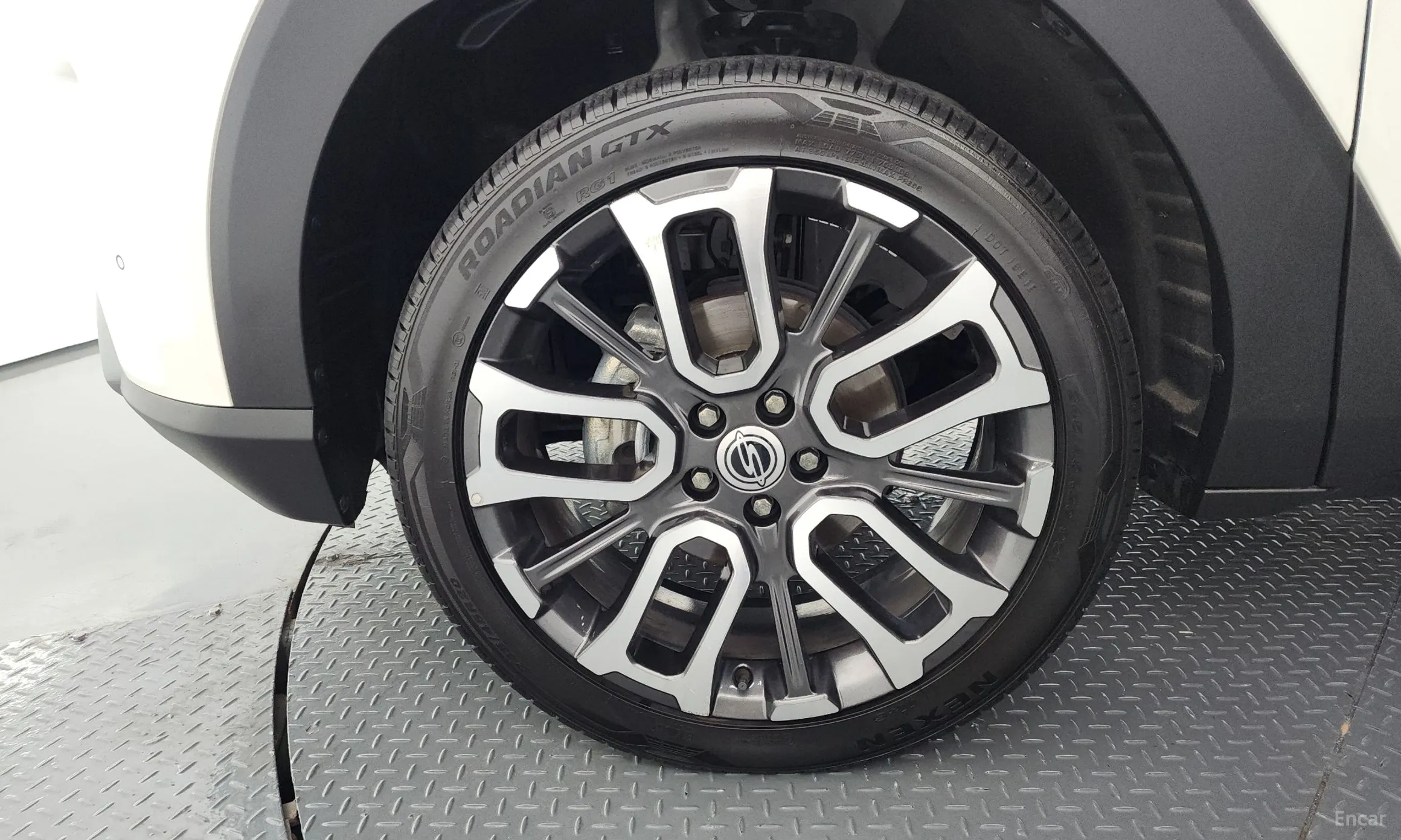 KG Mobility (SsangYong) Torres превью 5