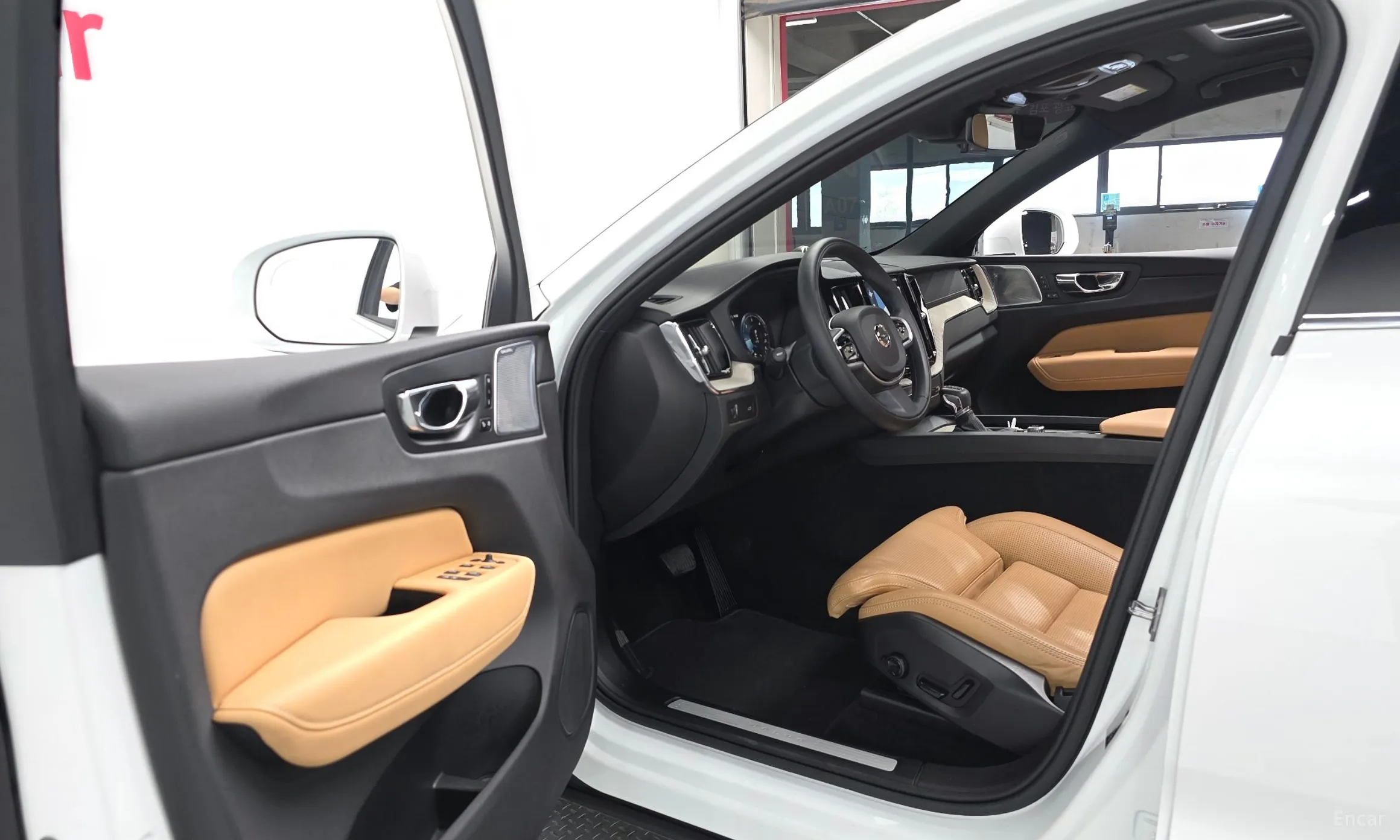 Volvo XC60 Gen 2 превью 10