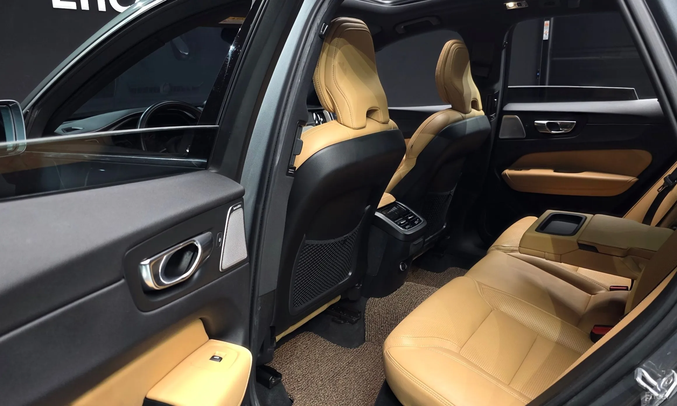 Volvo XC60 Gen 2 превью 12