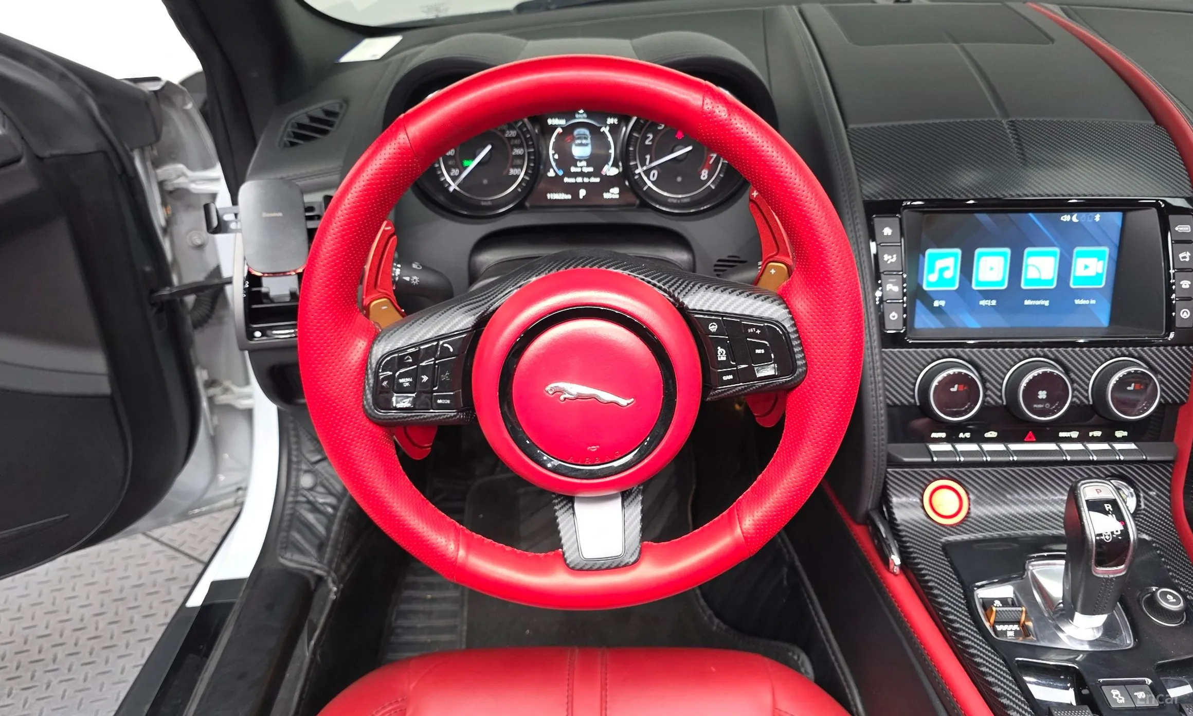 Jaguar F-TYPE превью 11