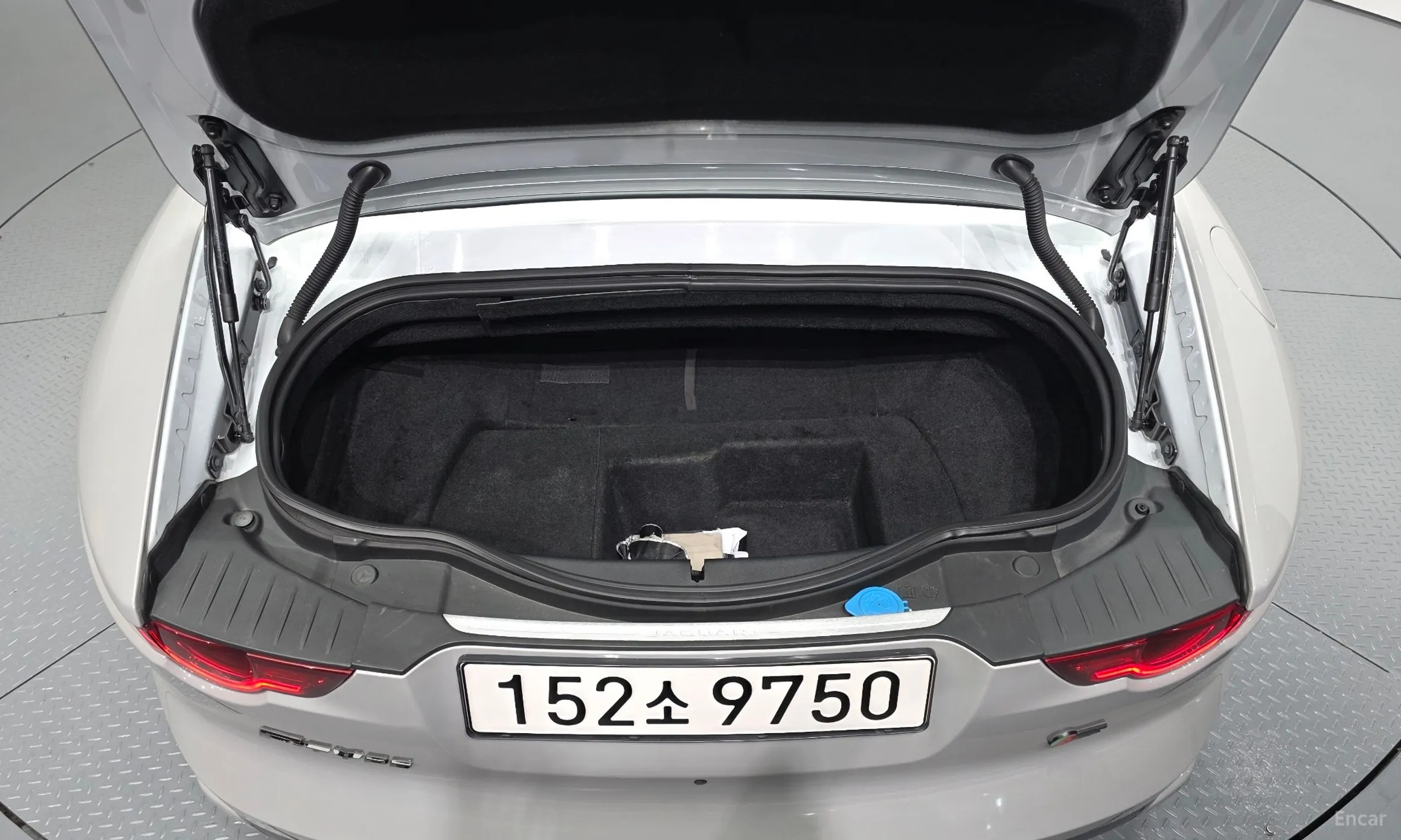 Jaguar F-TYPE превью 18