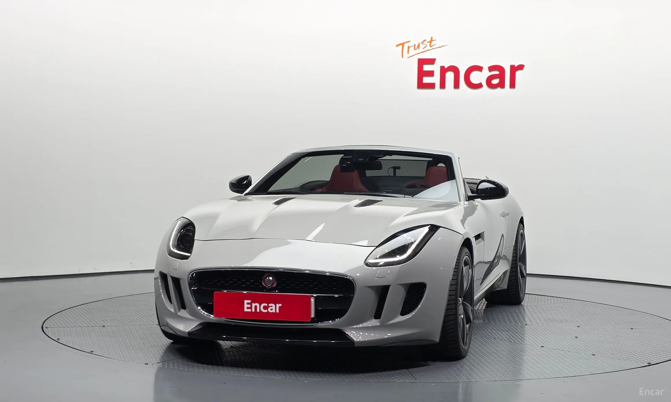 Jaguar F-TYPE превью 3