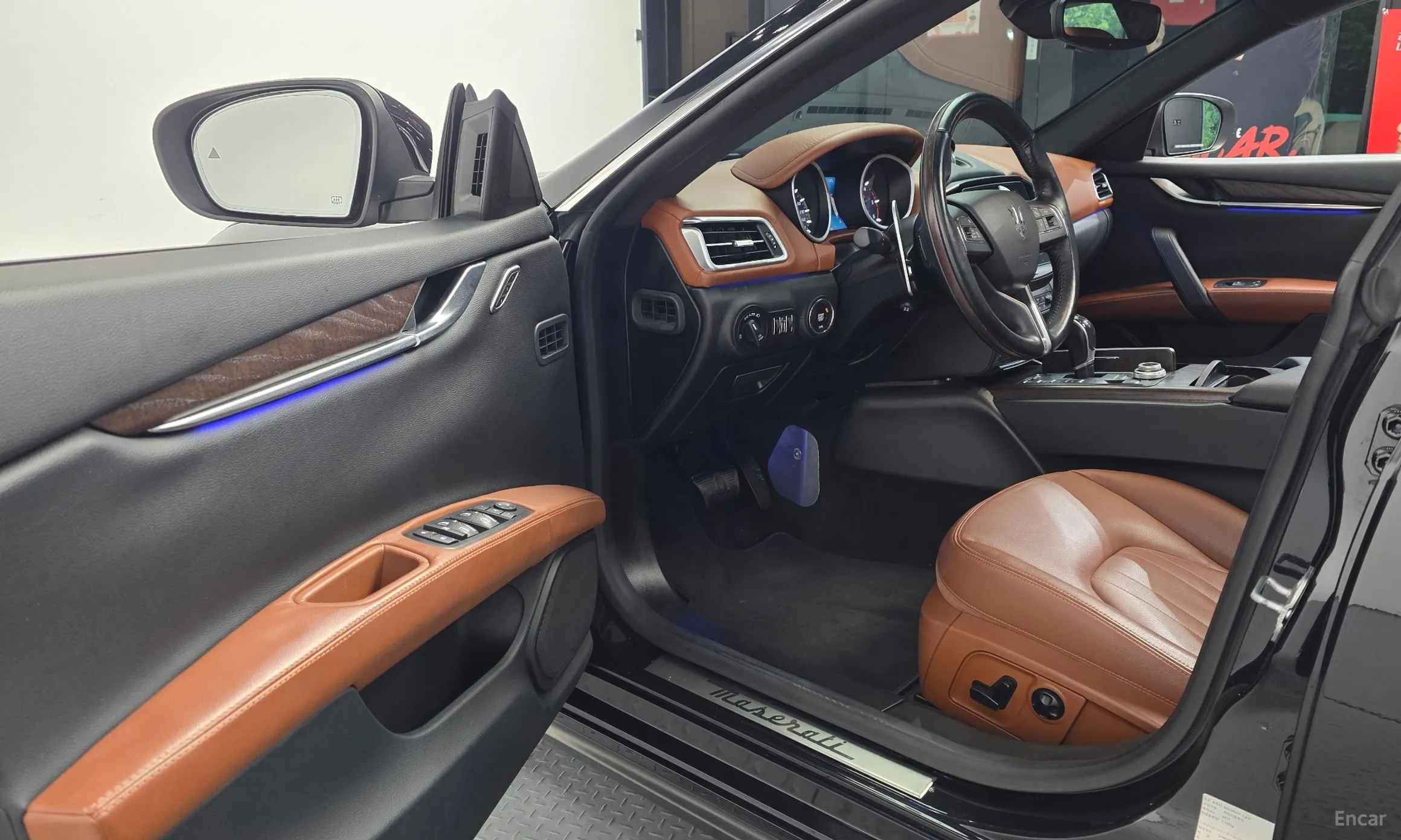 Maserati Ghibli превью 10