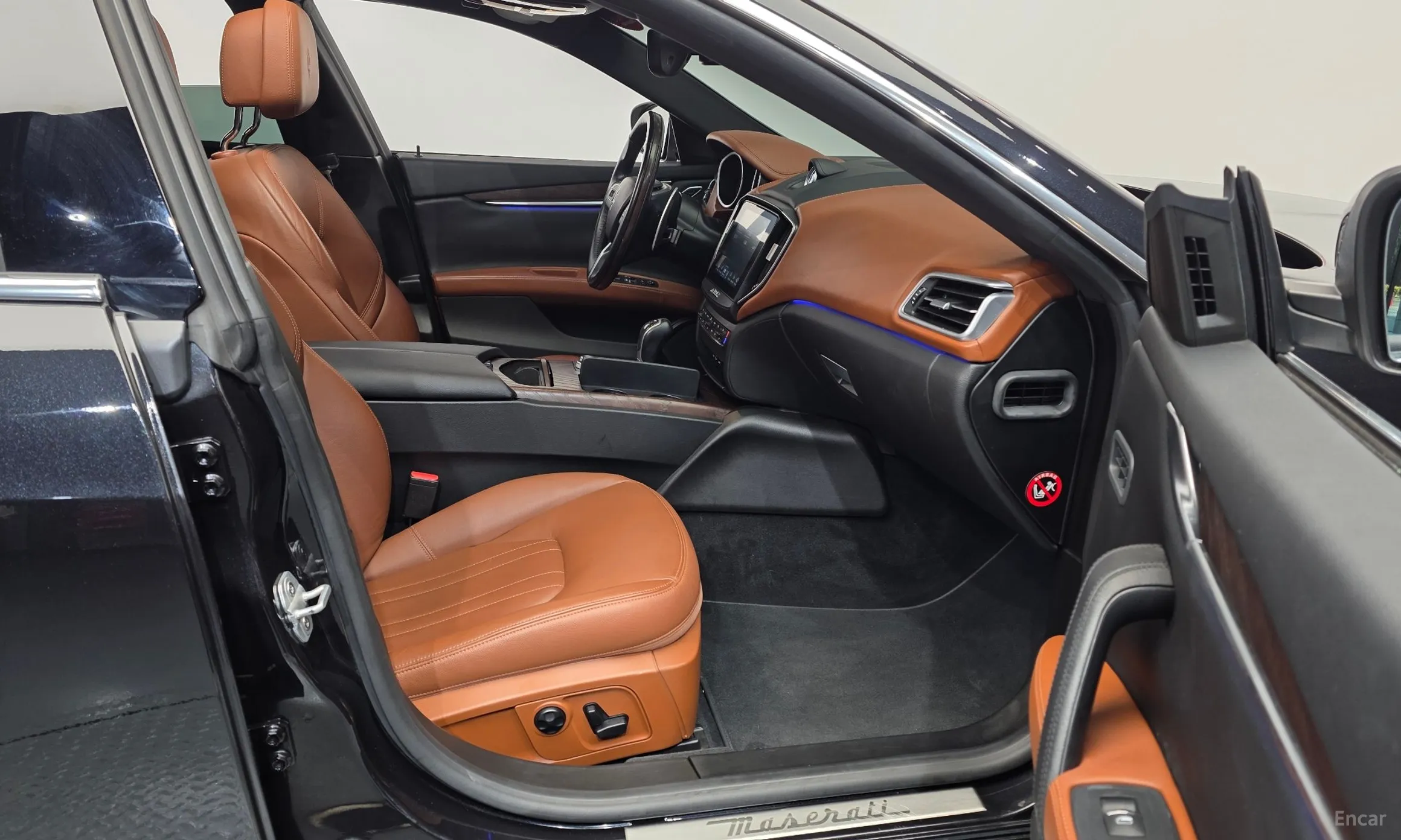 Maserati Ghibli превью 11