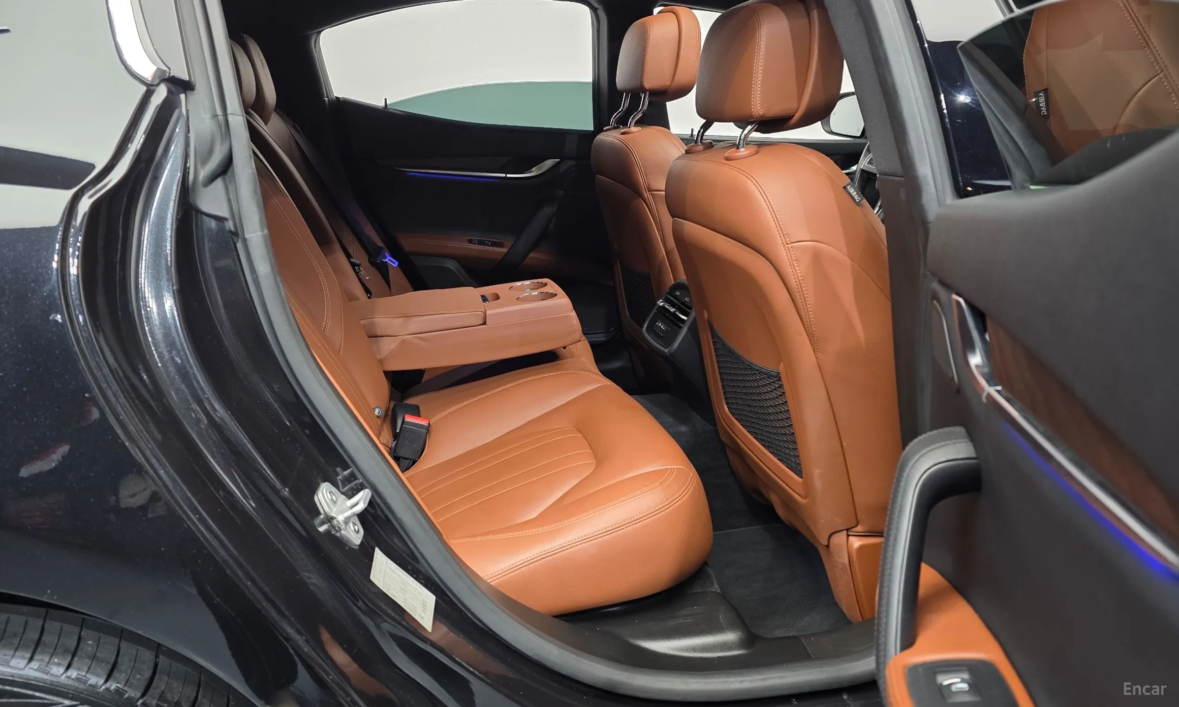 Maserati Ghibli превью 12
