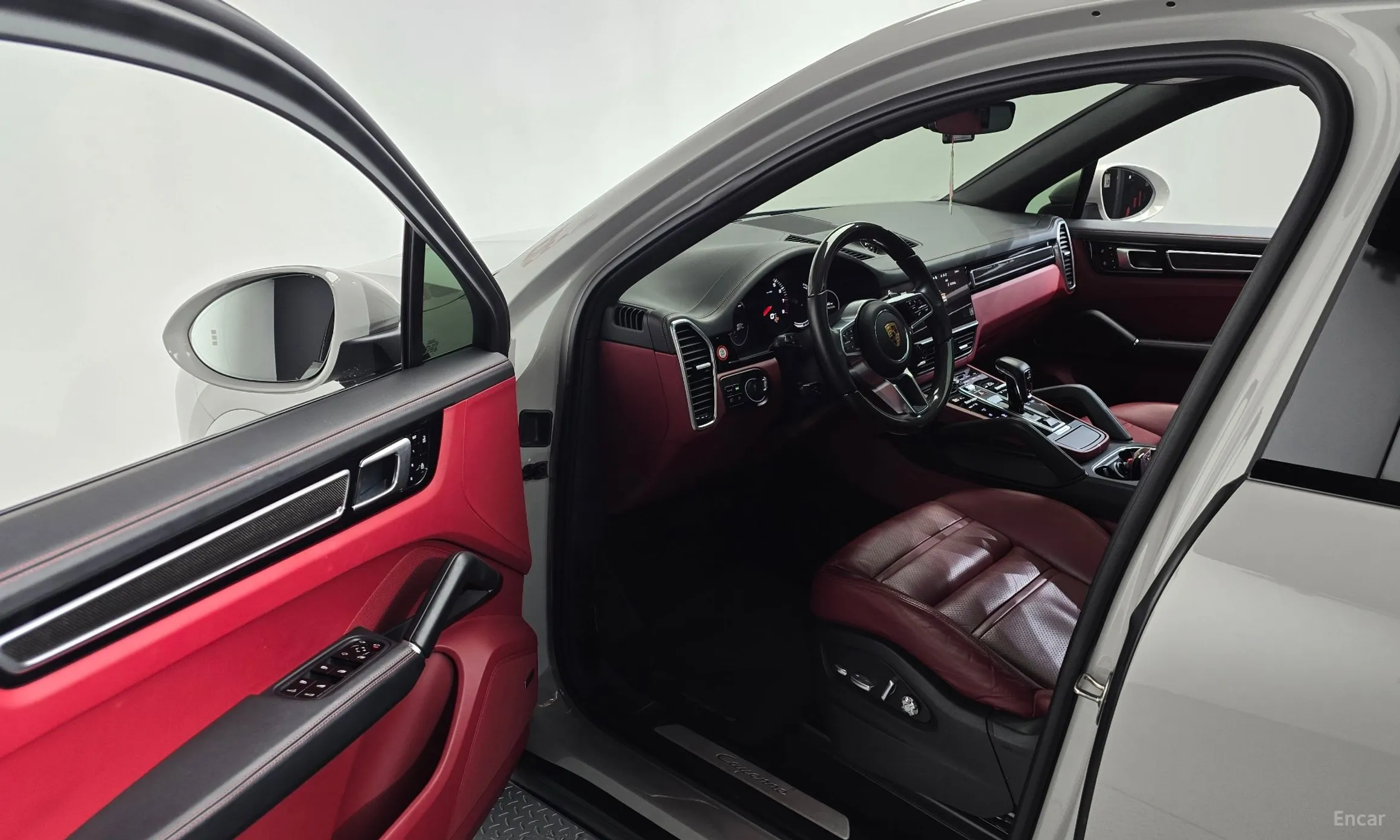 Porsche Cayenne (PO536) превью 10