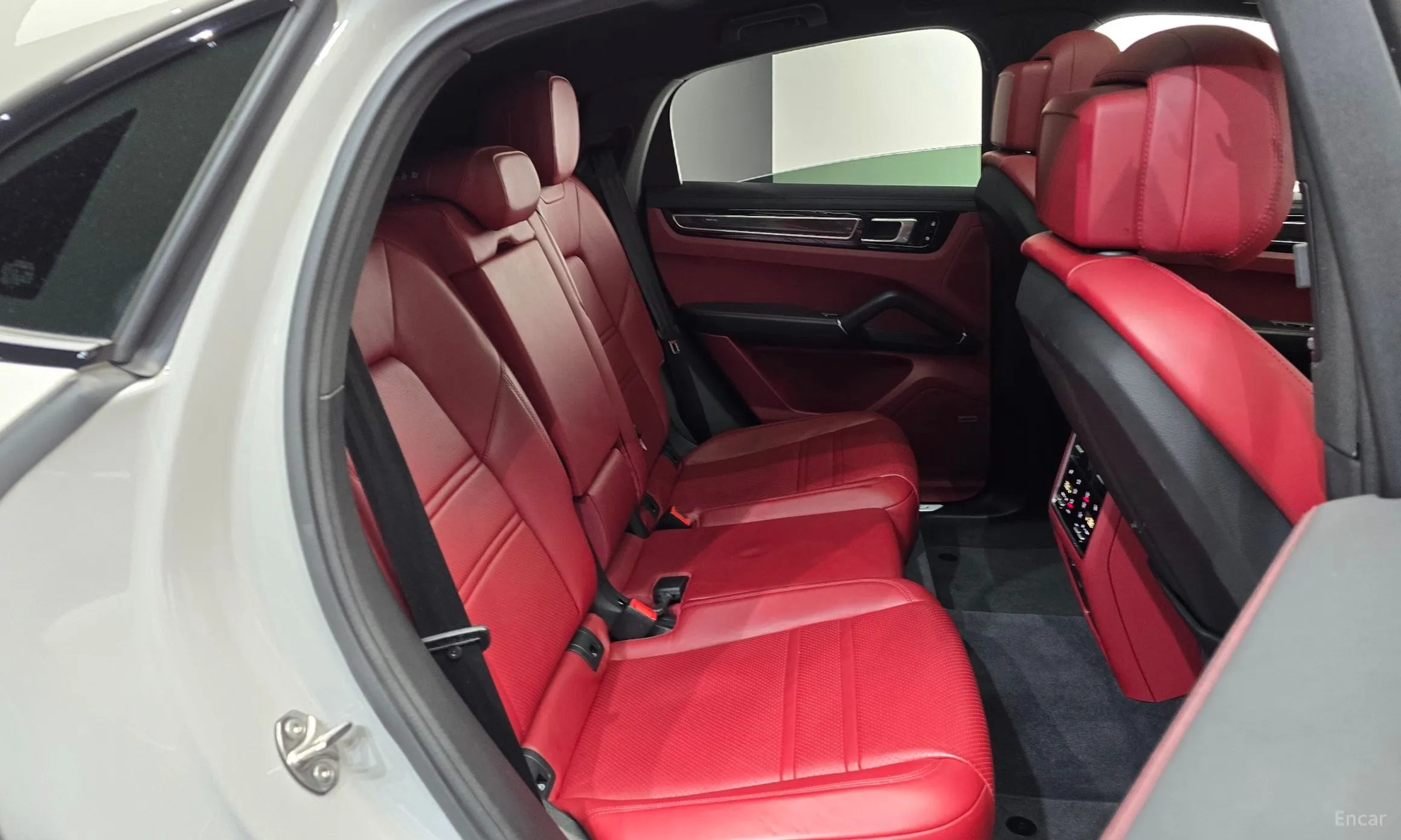Porsche Cayenne (PO536) превью 11