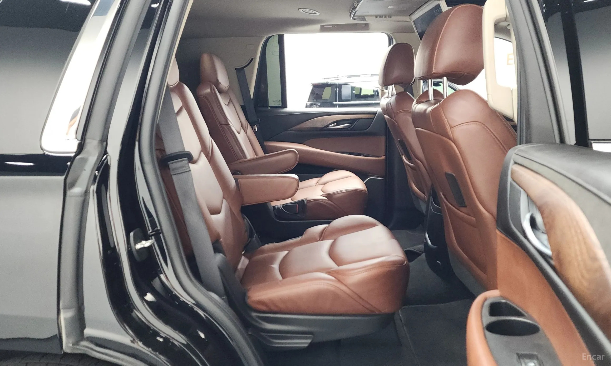 Cadillac Escalade превью 11