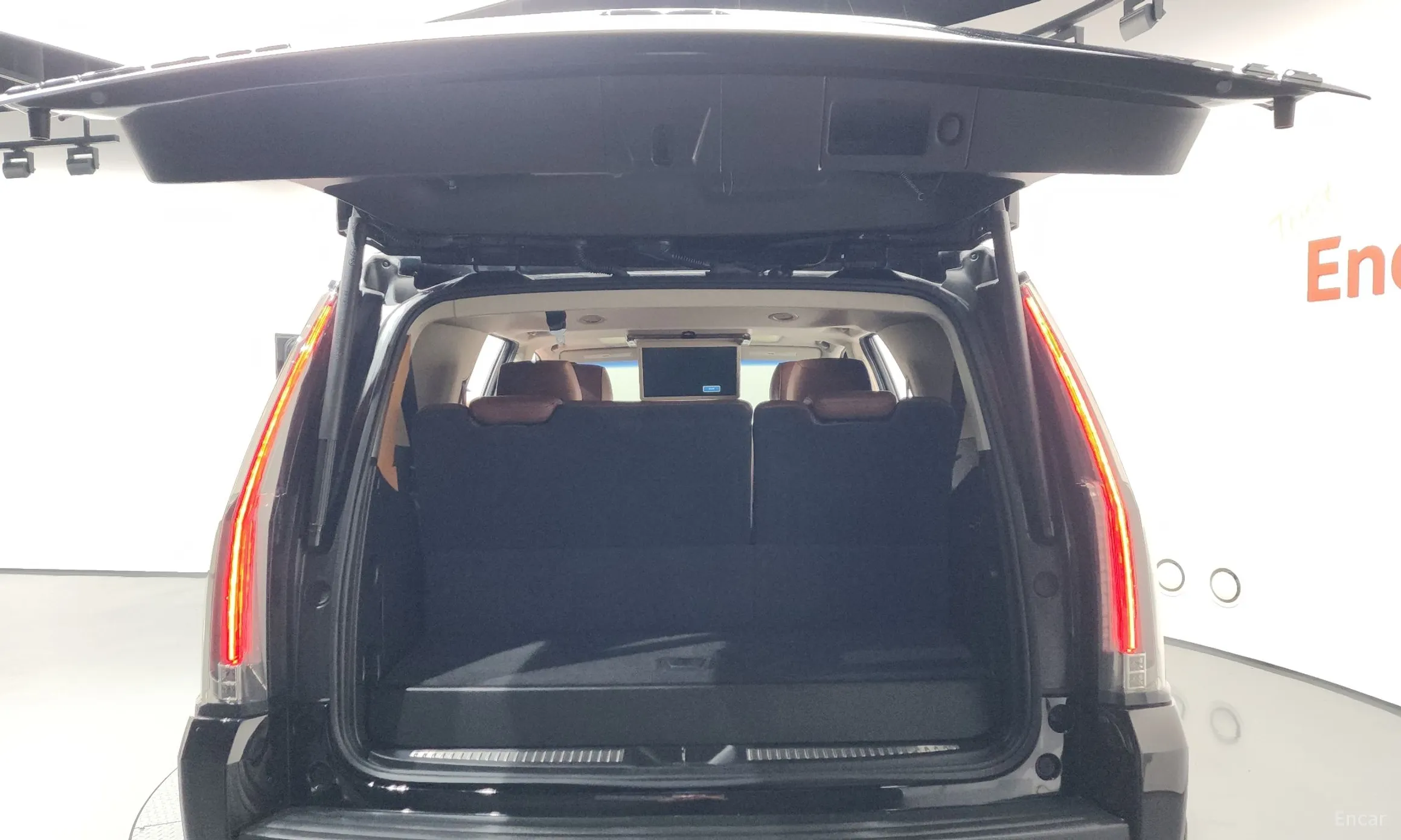Cadillac Escalade превью 18