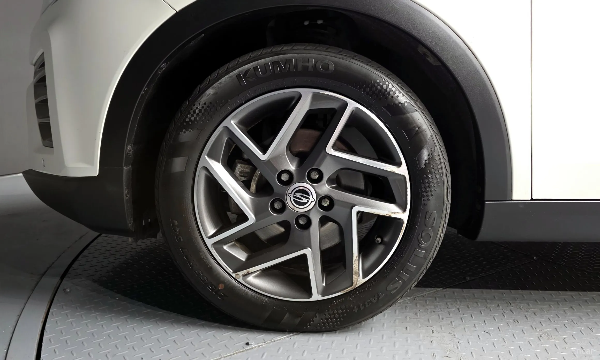 KG Mobility (SsangYong) Berry New Tivoli превью 5