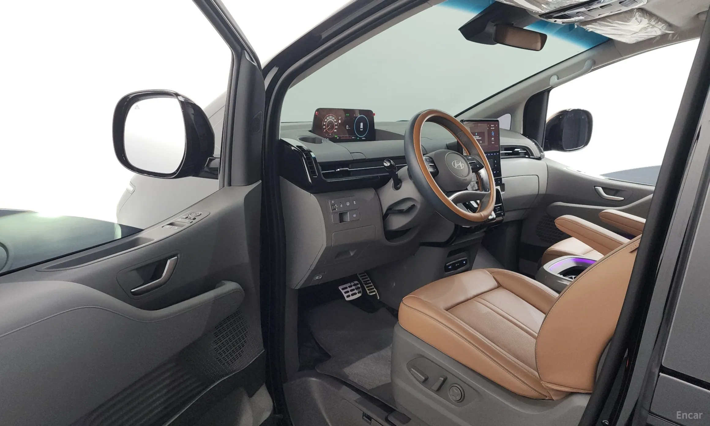 Hyundai Staria превью 10