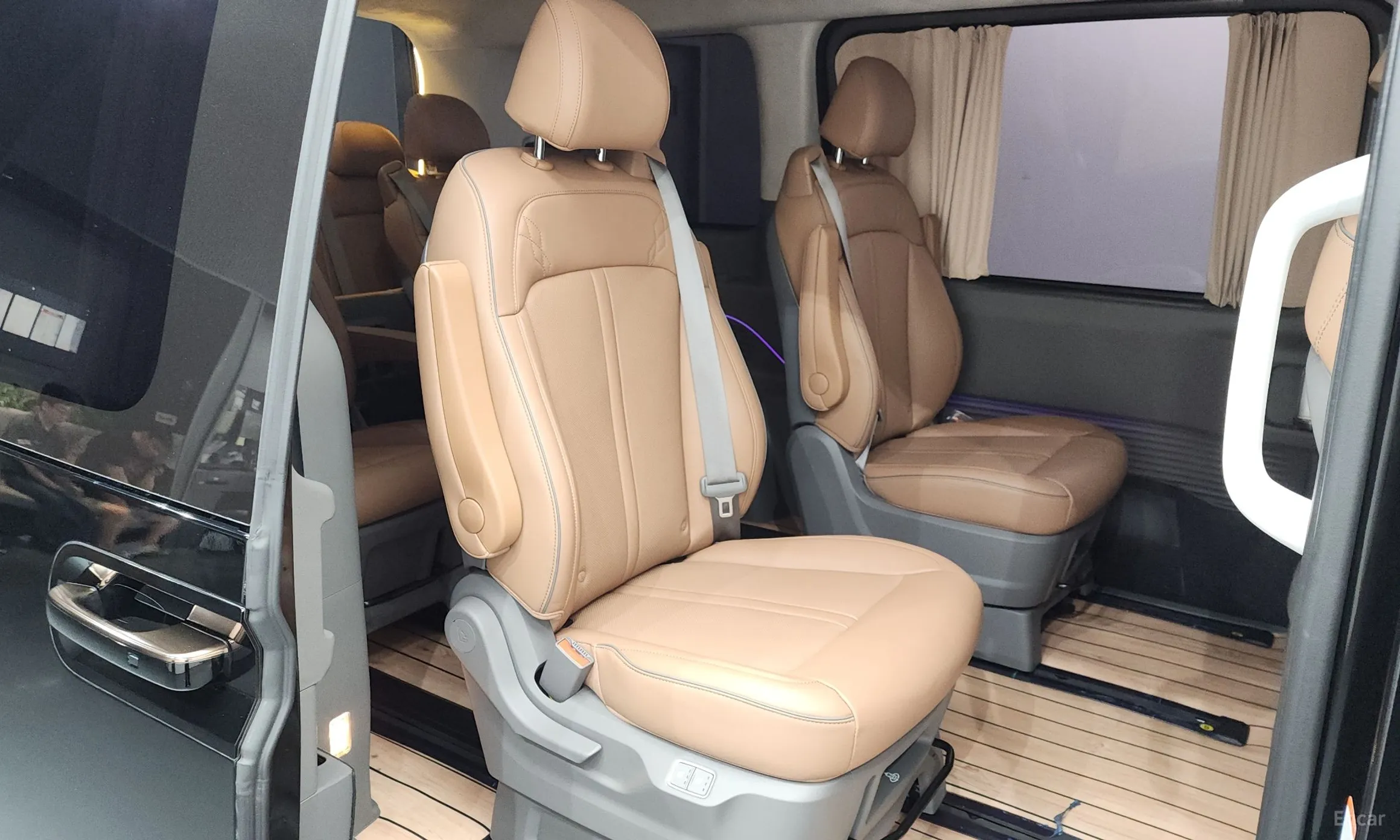 Hyundai Staria превью 11