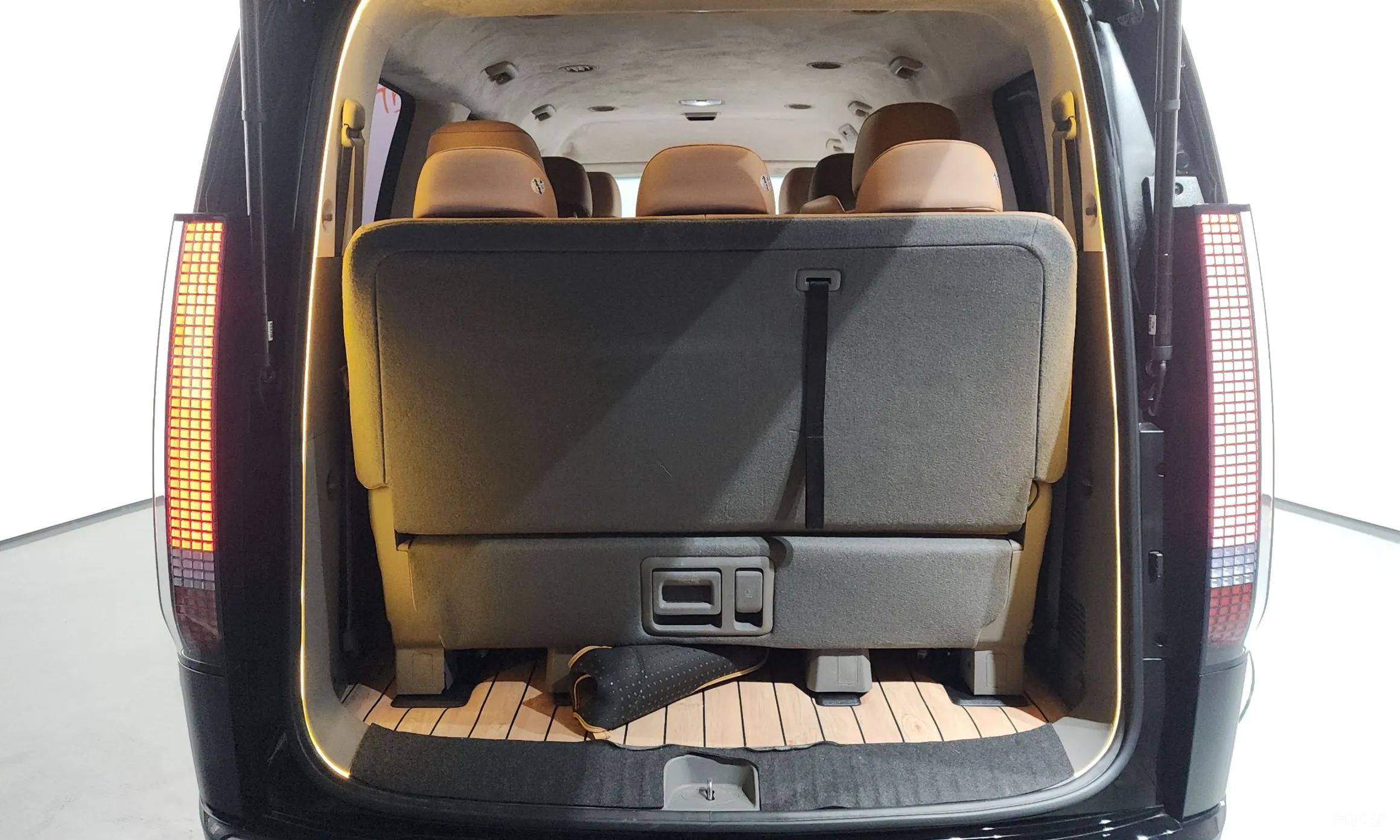 Hyundai Staria превью 20