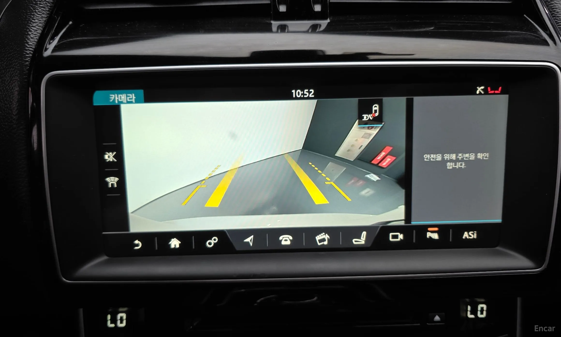 Jaguar XE превью 15