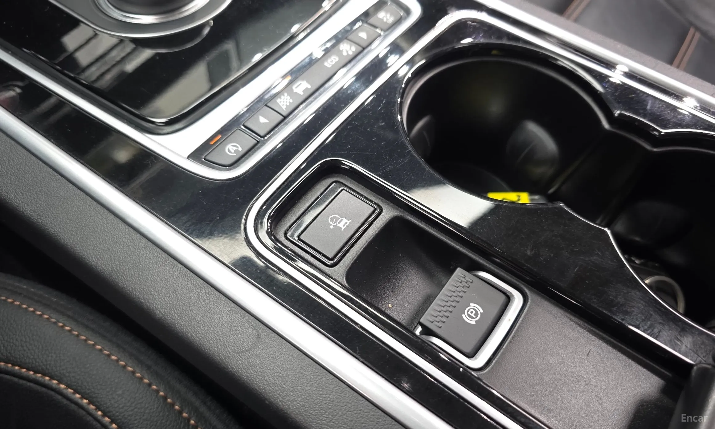 Jaguar XE превью 18