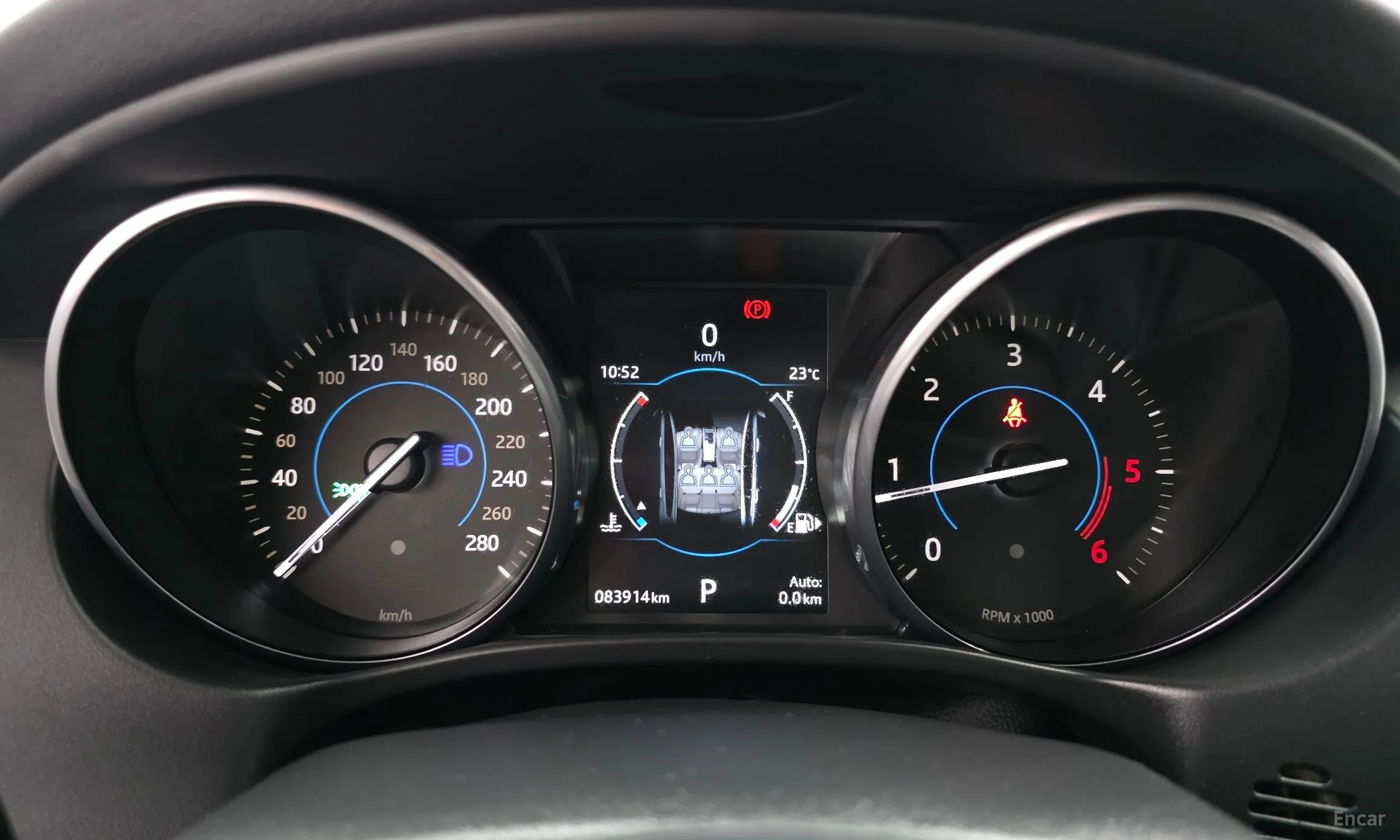 Jaguar XE превью 8