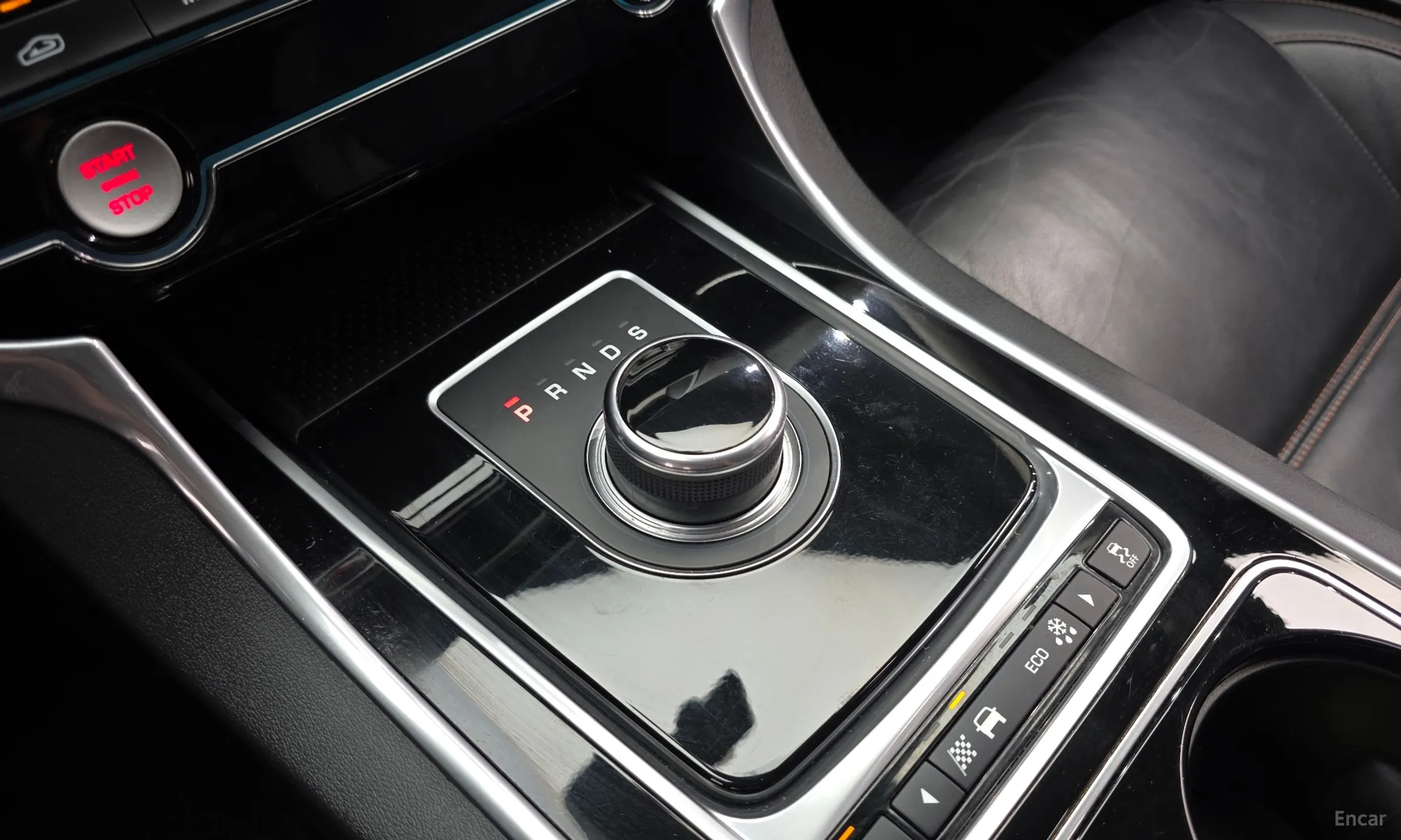 Jaguar XE превью 9