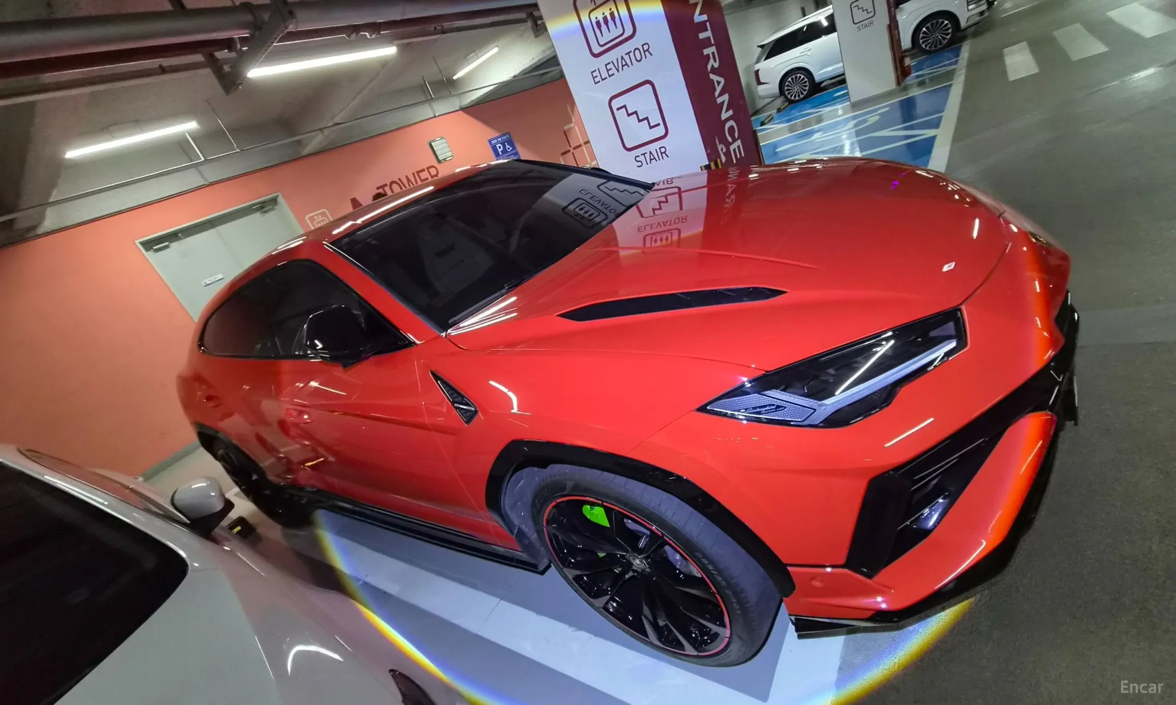 Lamborghini Urus превью 8