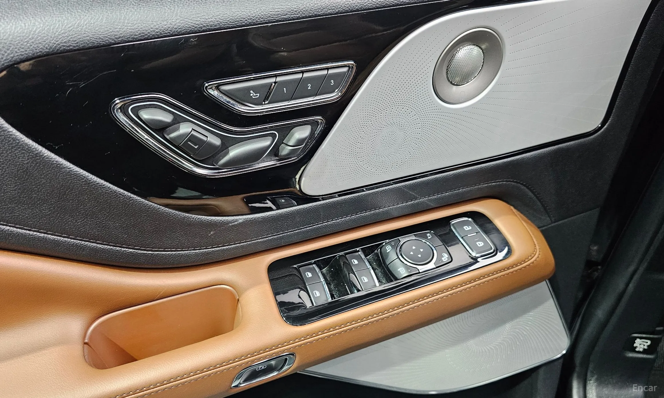 Lincoln Aviator 2nd Generation превью 20