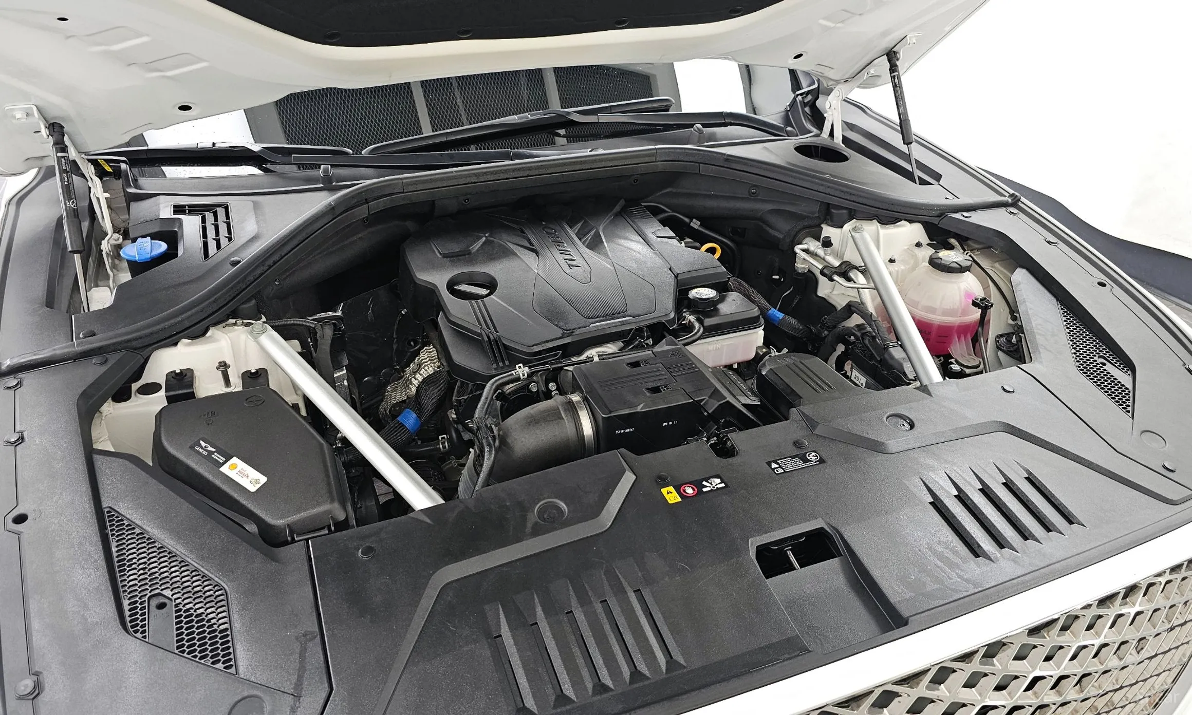 Genesis GV70 превью 6