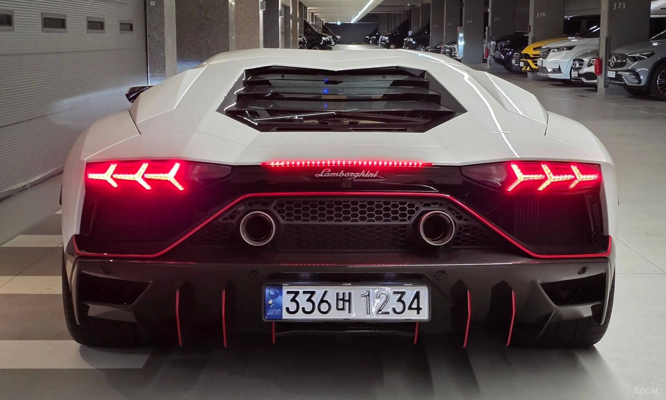 Lamborghini Aventador превью 4