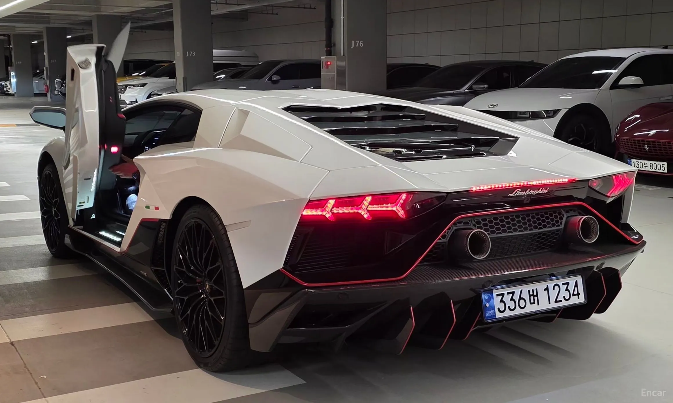 Lamborghini Aventador превью 5
