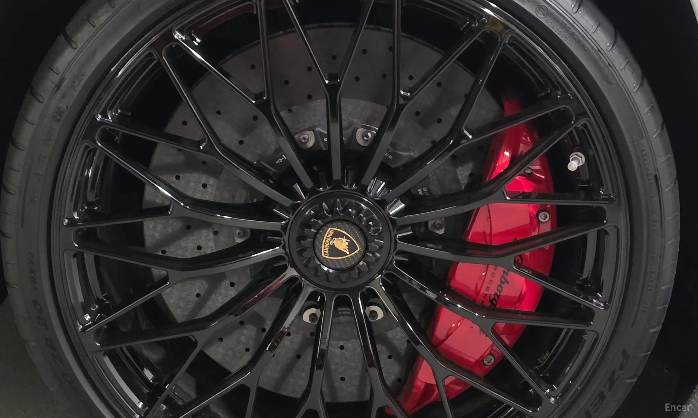 Lamborghini Aventador превью 8