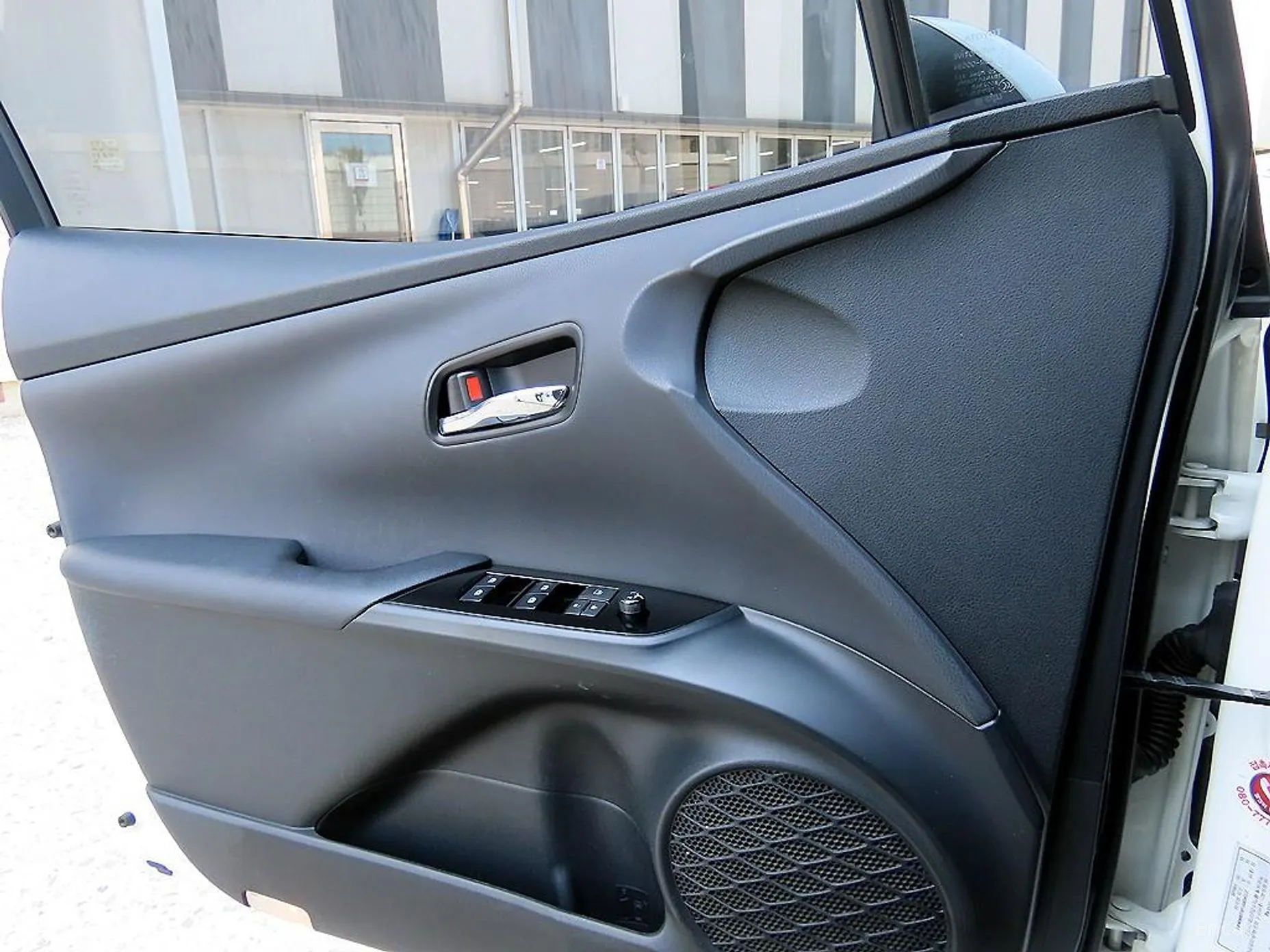 Toyota Prius 4th Generation превью 11