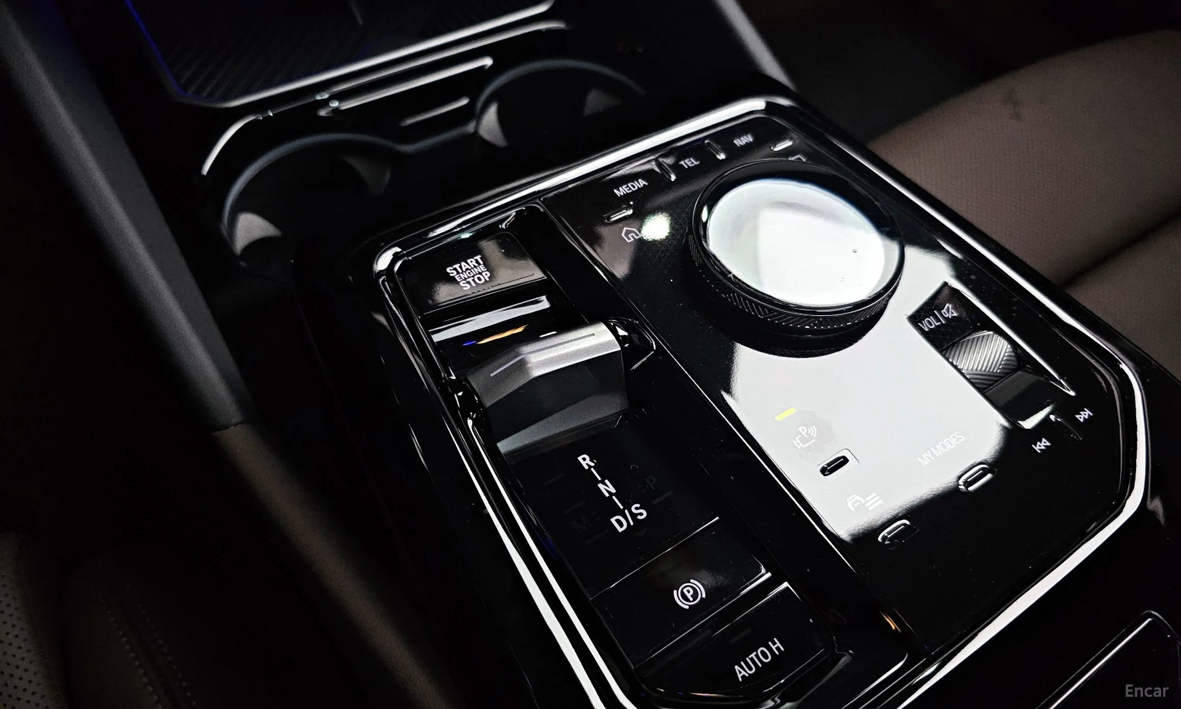 BMW 5 Series (G60) превью 9