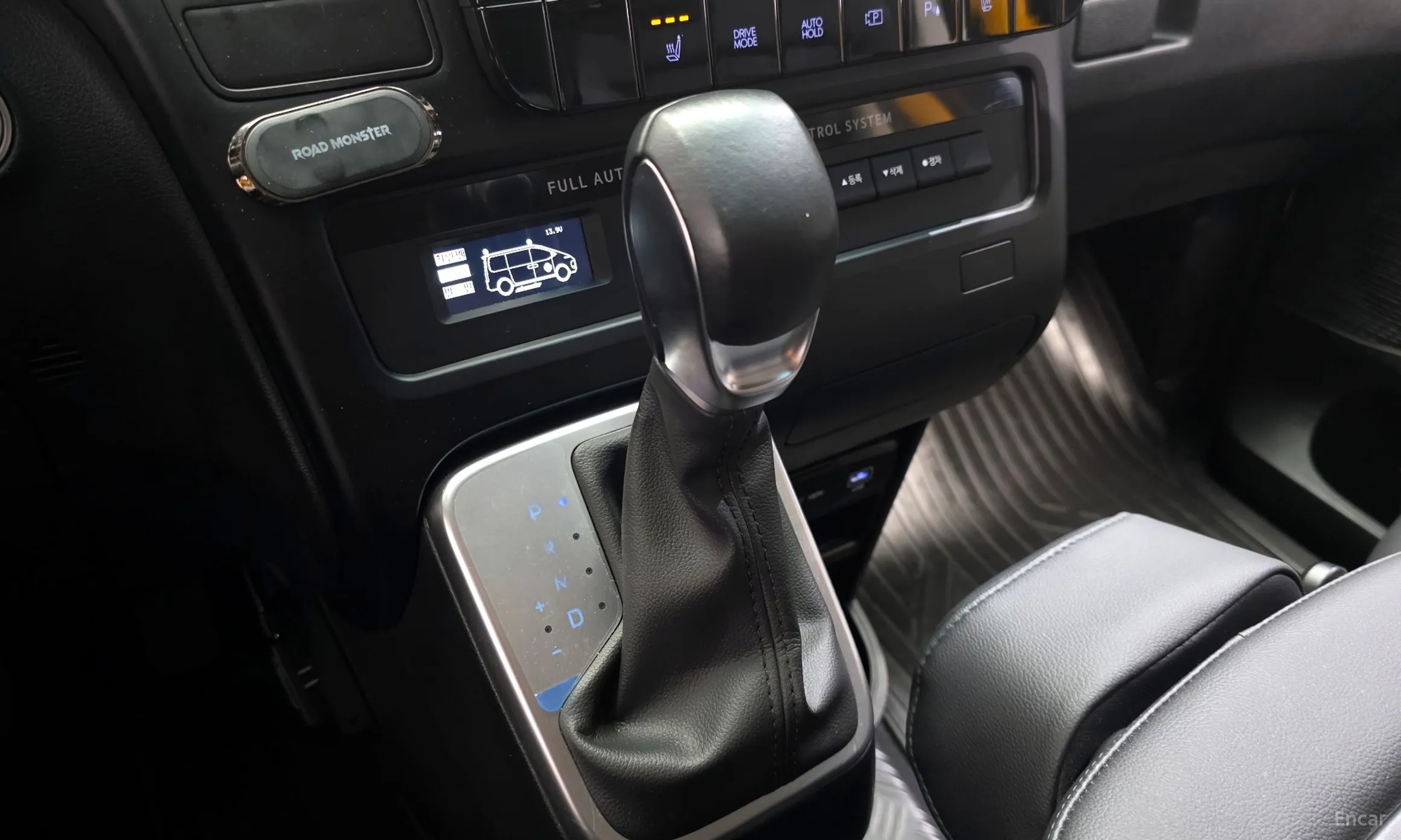 Hyundai Staria превью 9