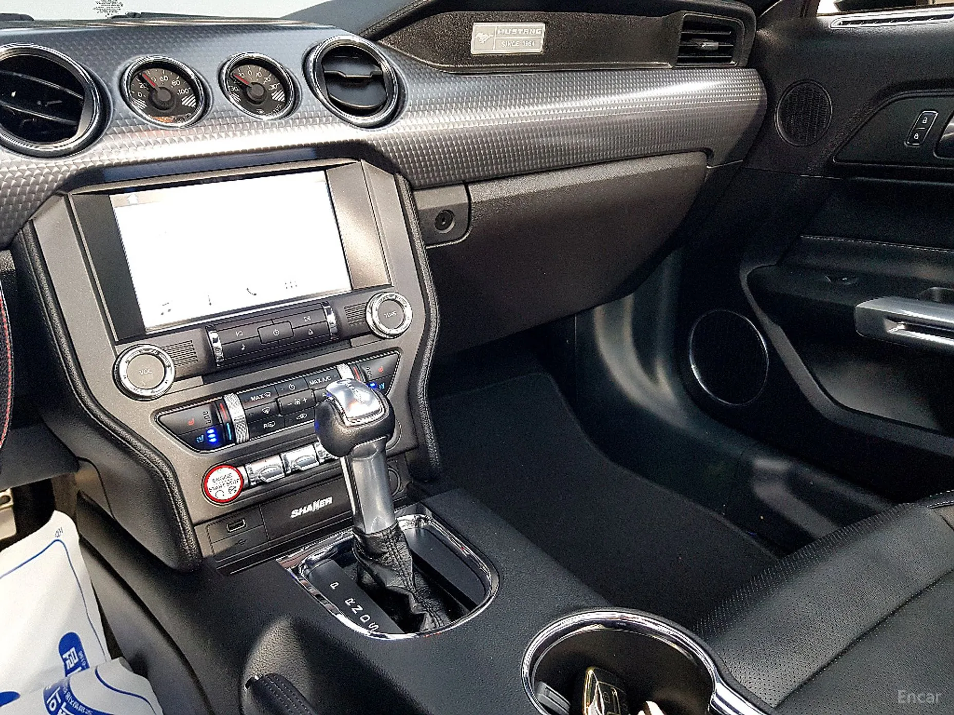 Ford Mustang превью 10
