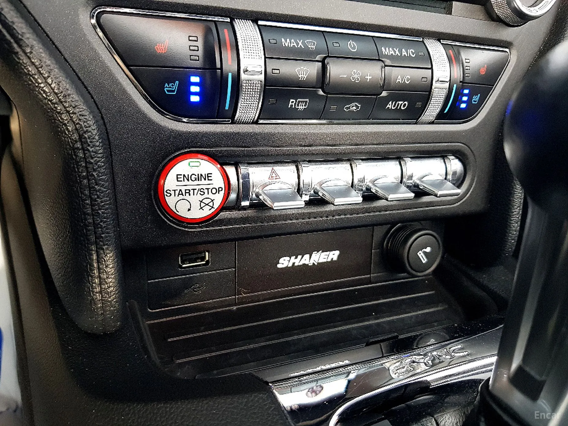 Ford Mustang превью 13