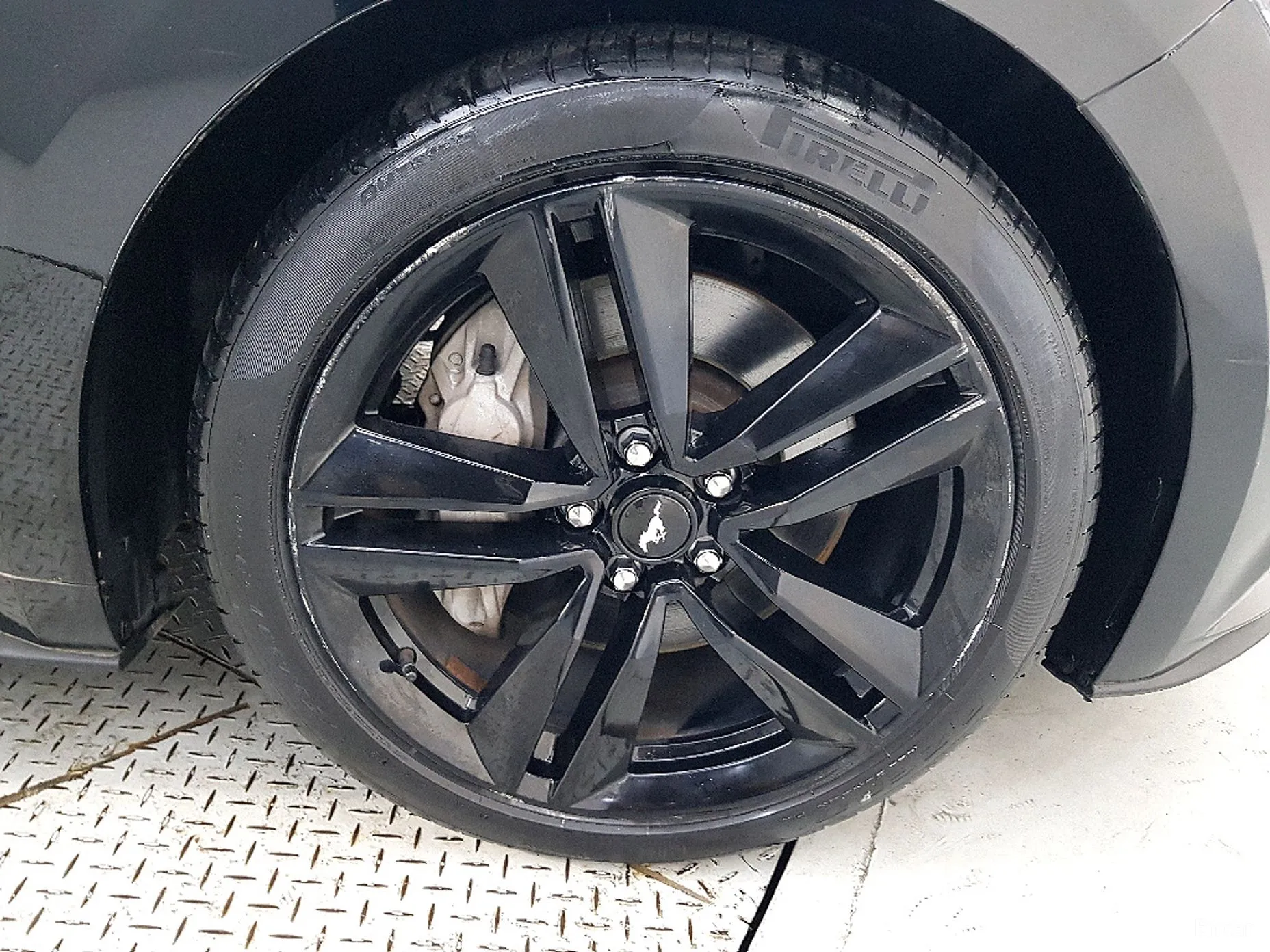 Ford Mustang превью 20