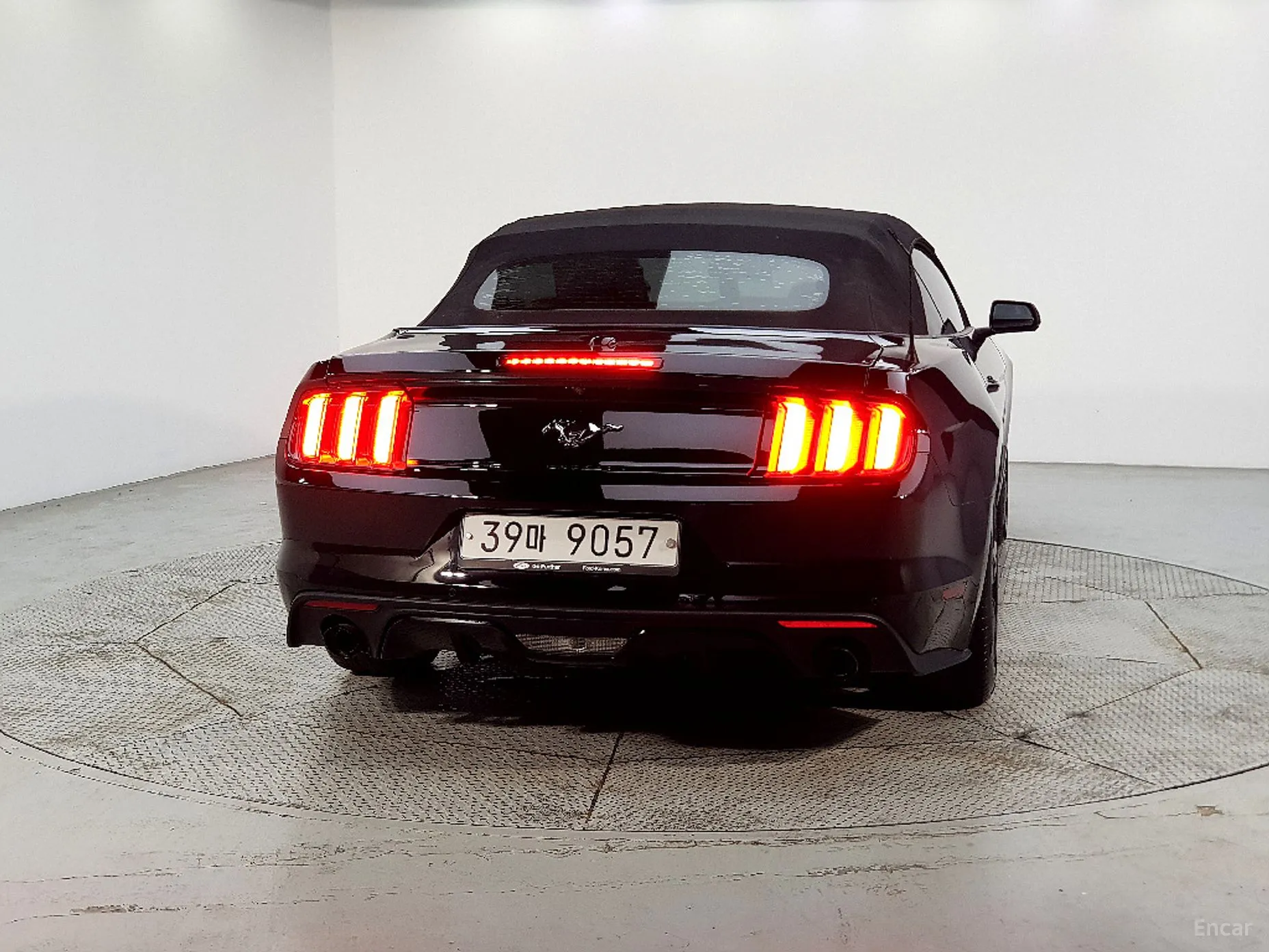 Ford Mustang превью 3