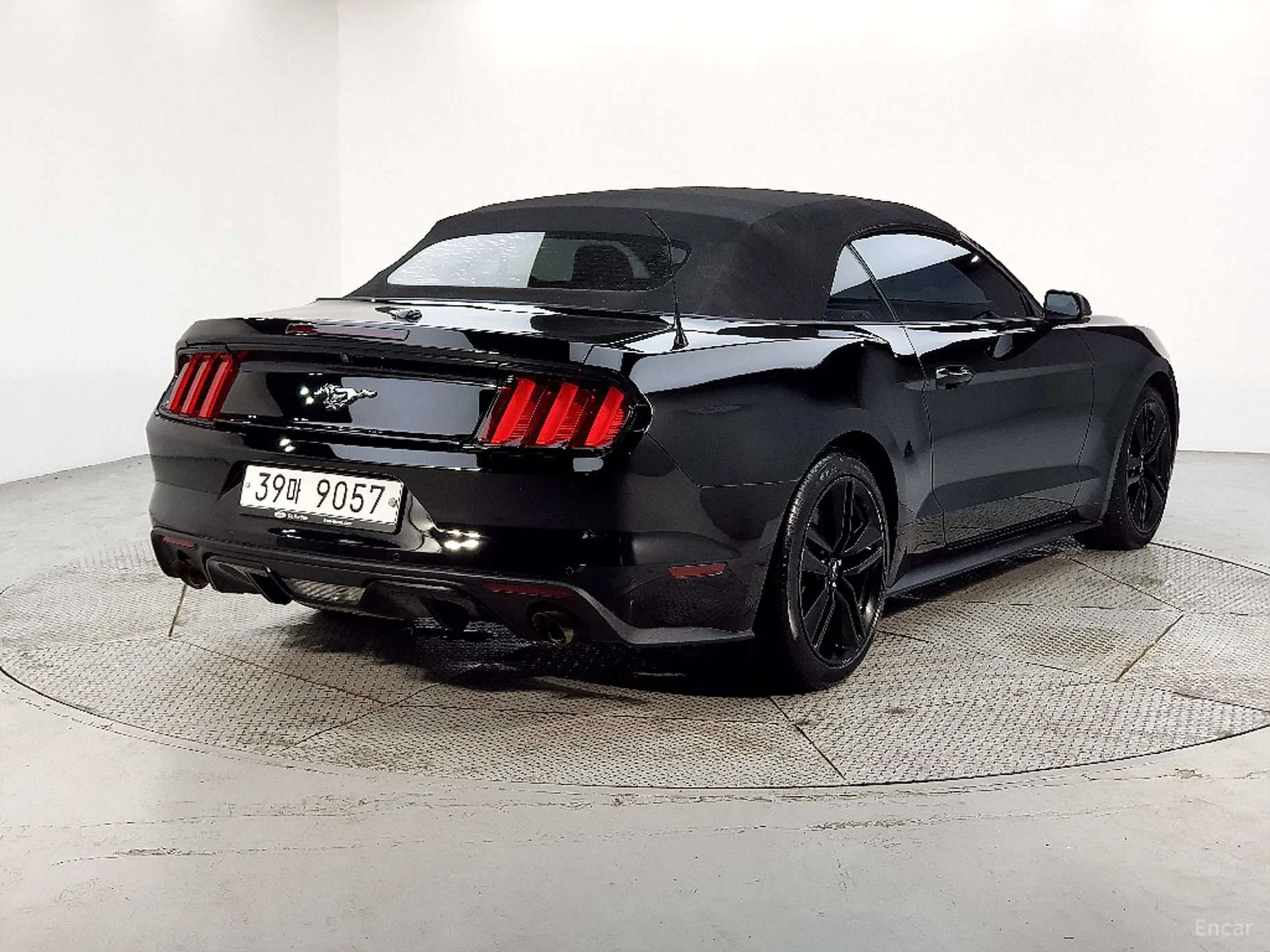 Ford Mustang превью 4